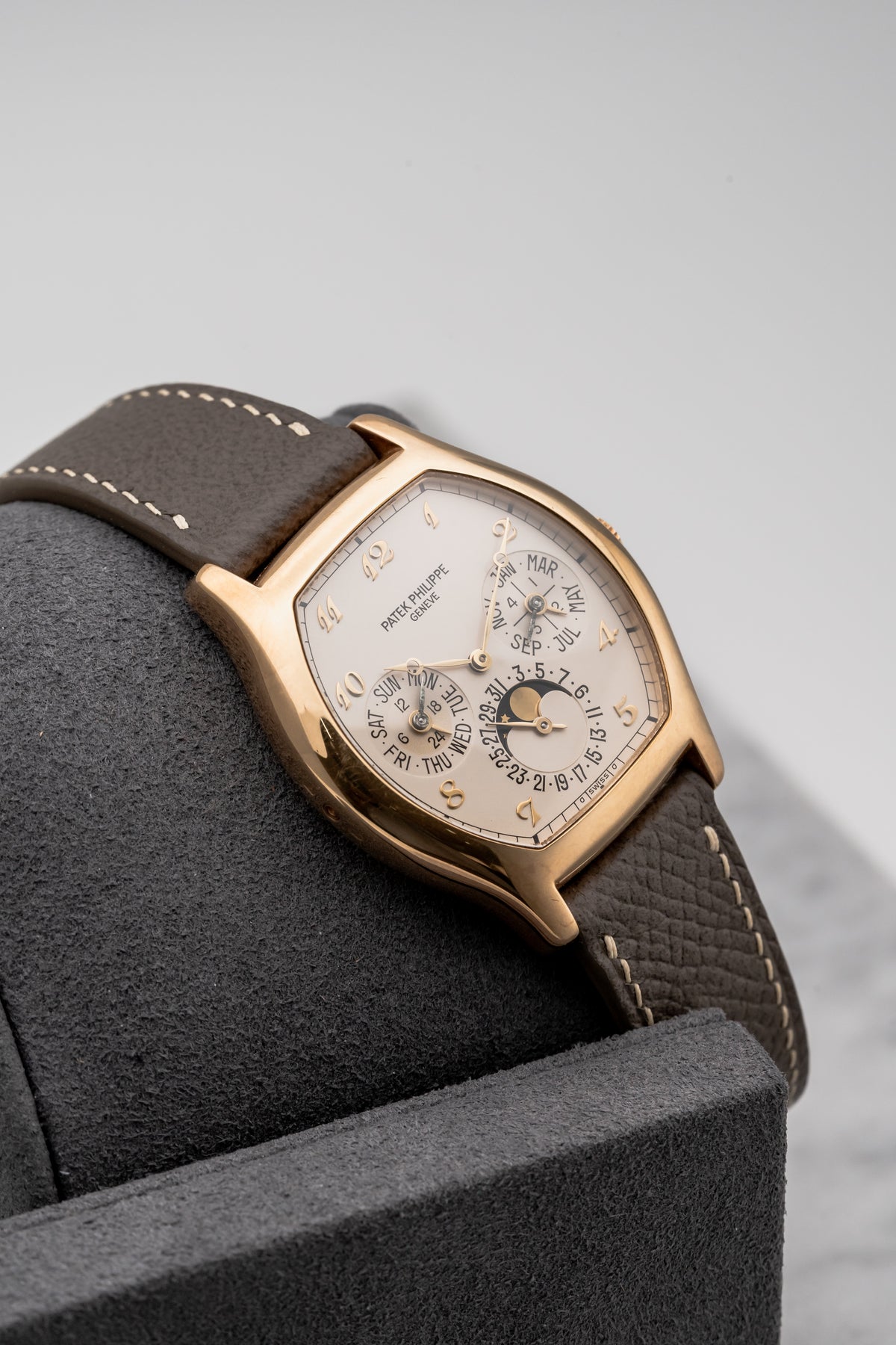 Patek Philippe Perpetual Calendar 5040J Ivory Dial (Extra Solid Caseback)