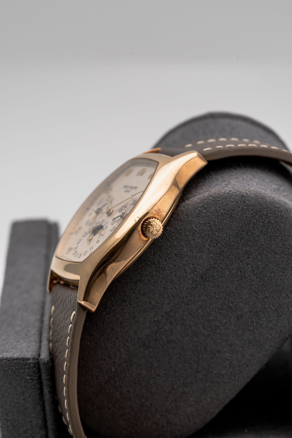 Patek Philippe Perpetual Calendar 5040J Ivory Dial (Extra Solid Caseback)