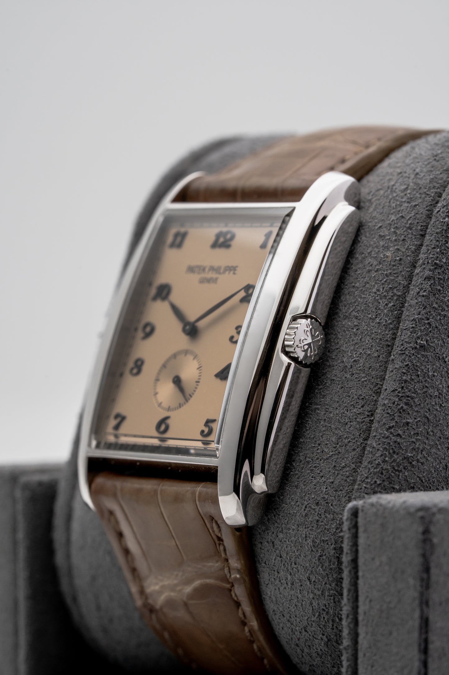 Patek Philippe Gondolo Salmon 5124G, Salmon Dial