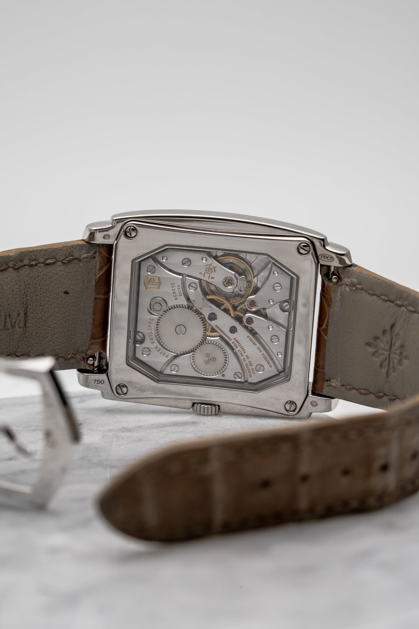 Patek Philippe Gondolo Salmon 5124G, Salmon Dial