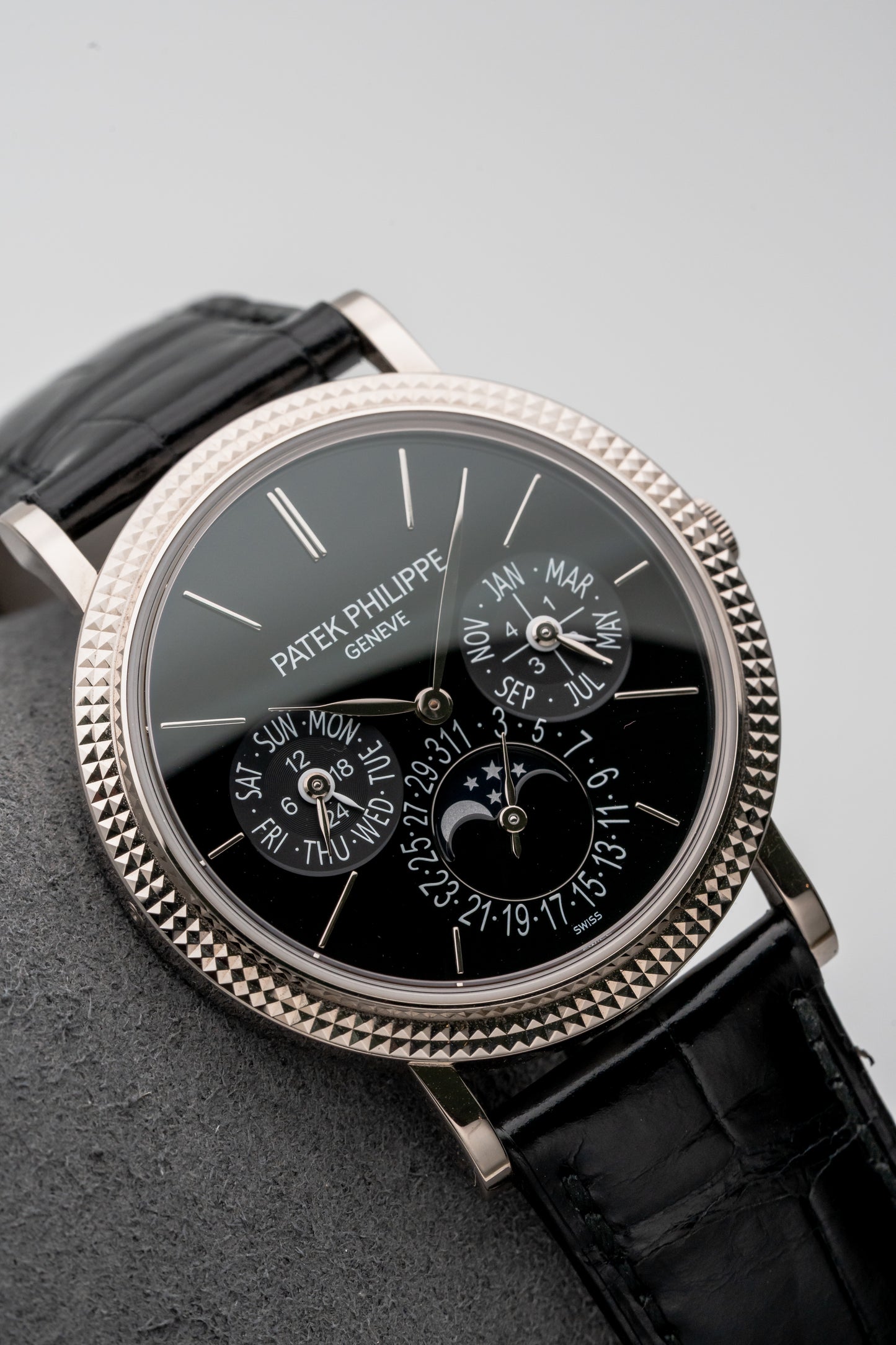 Patek Philippe Calatrava Perpetual Calendar 5139G-010 Black Dial