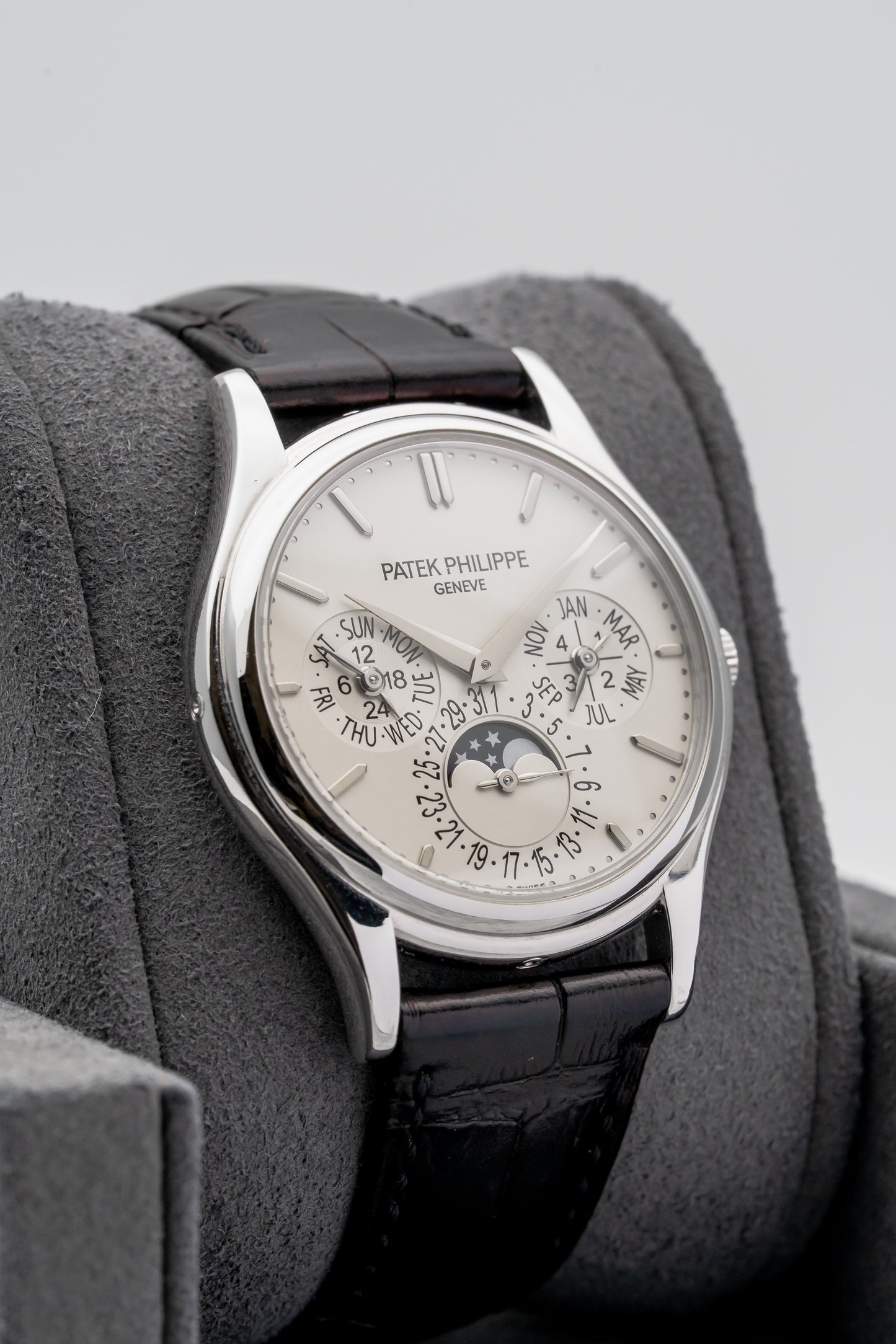 Patek Philippe Perpetual Calendar 5140G White Dial
