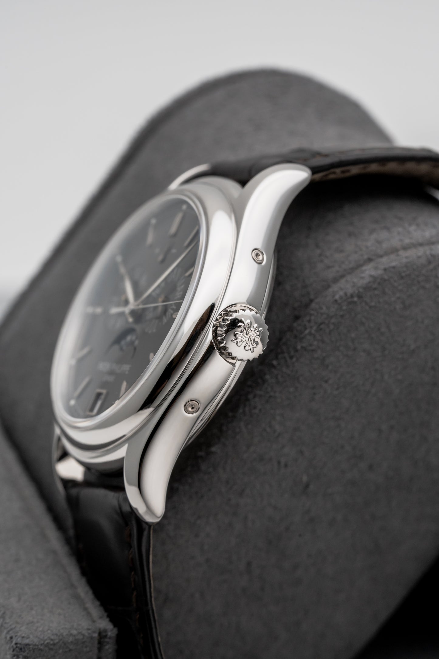 Patek Philippe Annual Calendar 5146P Platinum, Grey Dial