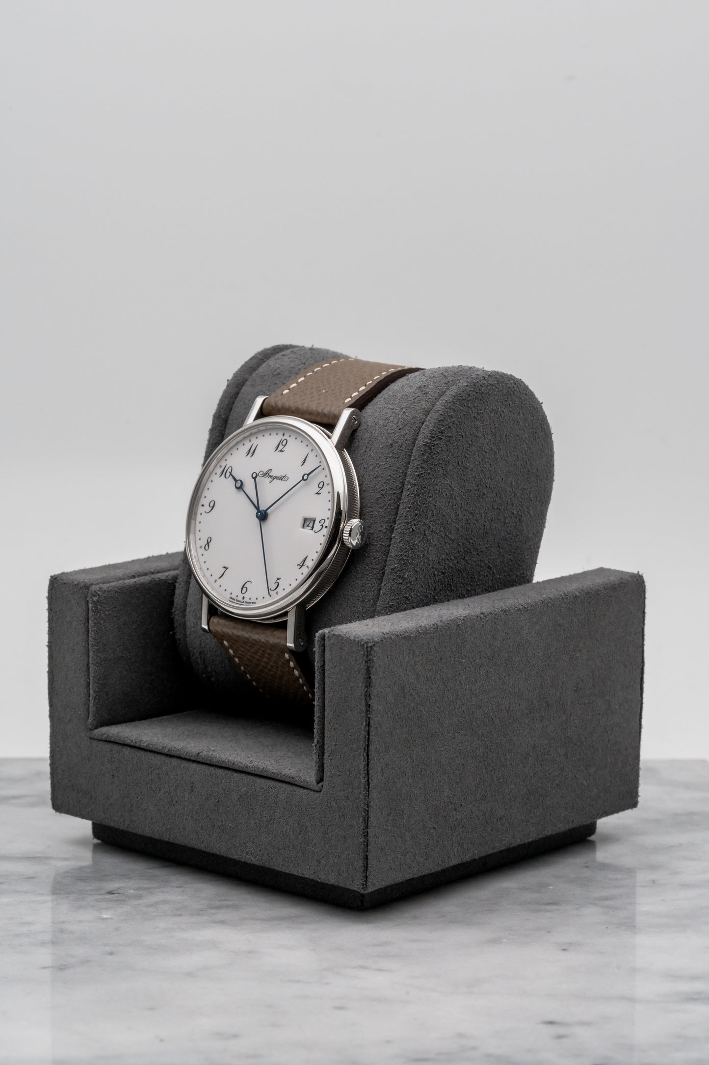 Breguet Classique 5177BB/29/9V6 White Gold, Enamel Dial