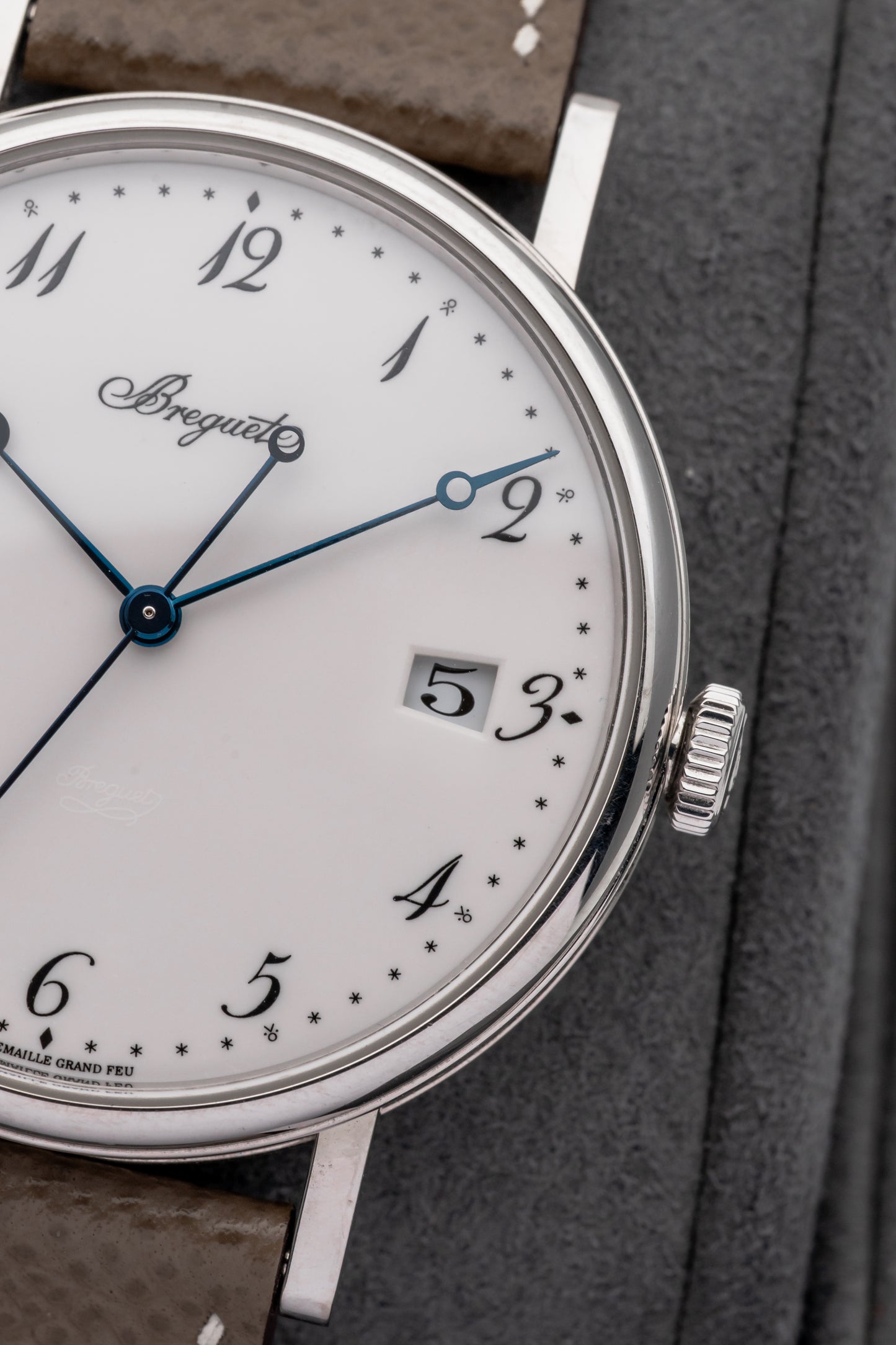 Breguet Classique 5177BB/29/9V6 White Gold, Enamel Dial