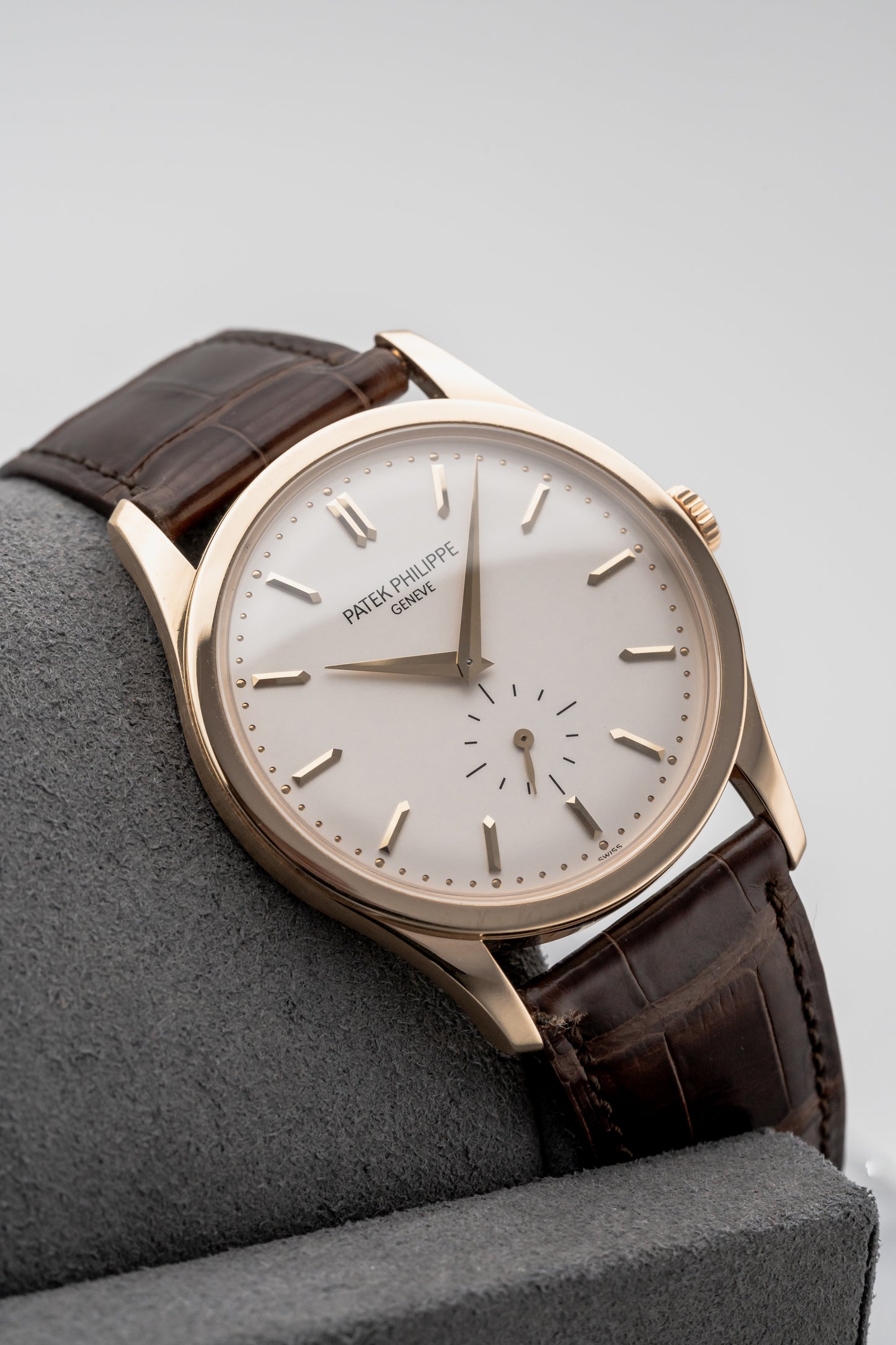 Patek Philippe Calatrava 5196J-001 Yellow Gold, Silver Dial