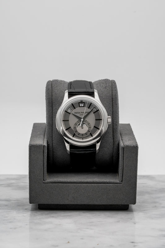 Patek Philippe Annual Calendar 5205G White Gold, Grey Dial