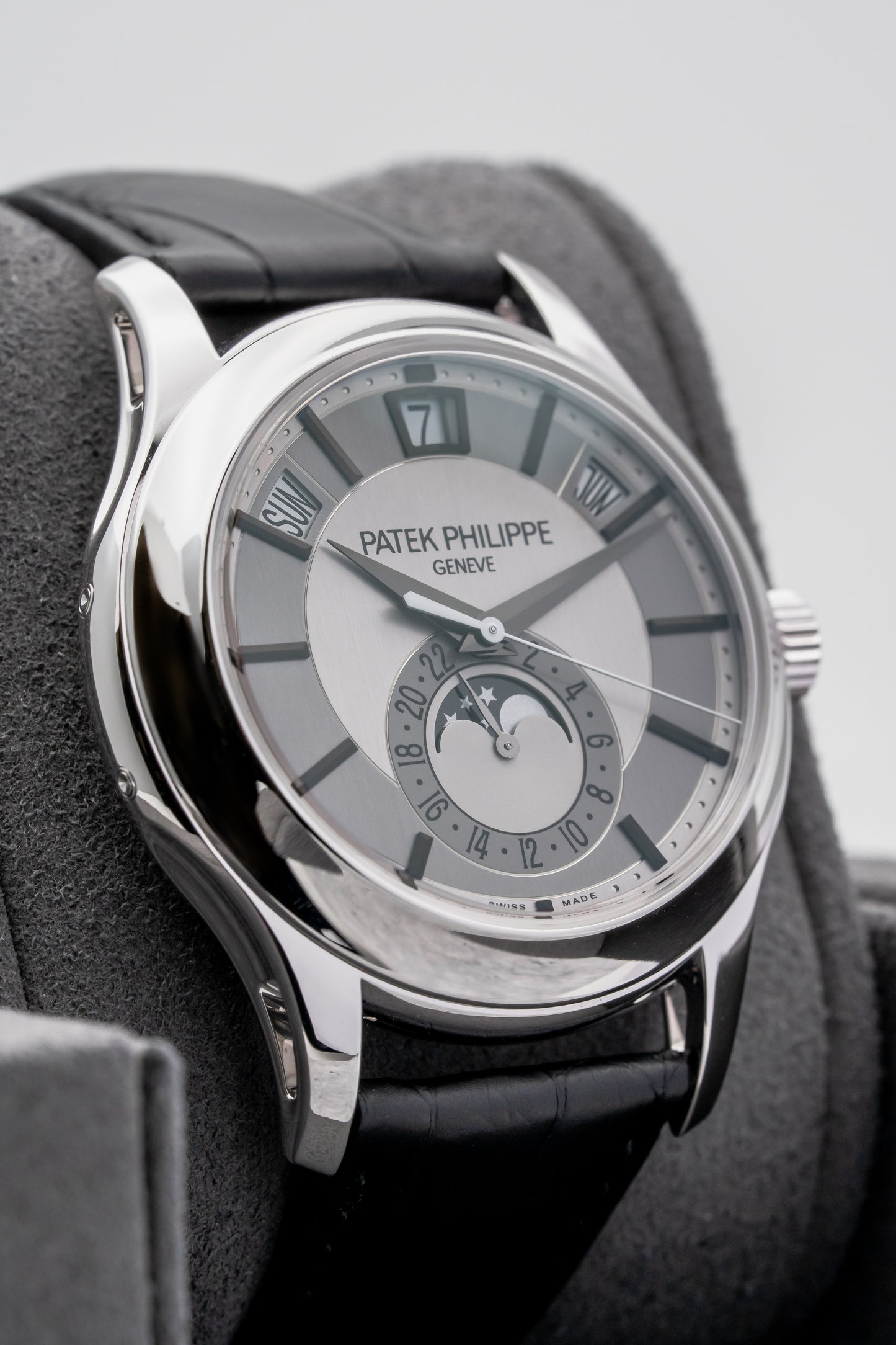 Patek Philippe Annual Calendar 5205G White Gold, Grey Dial