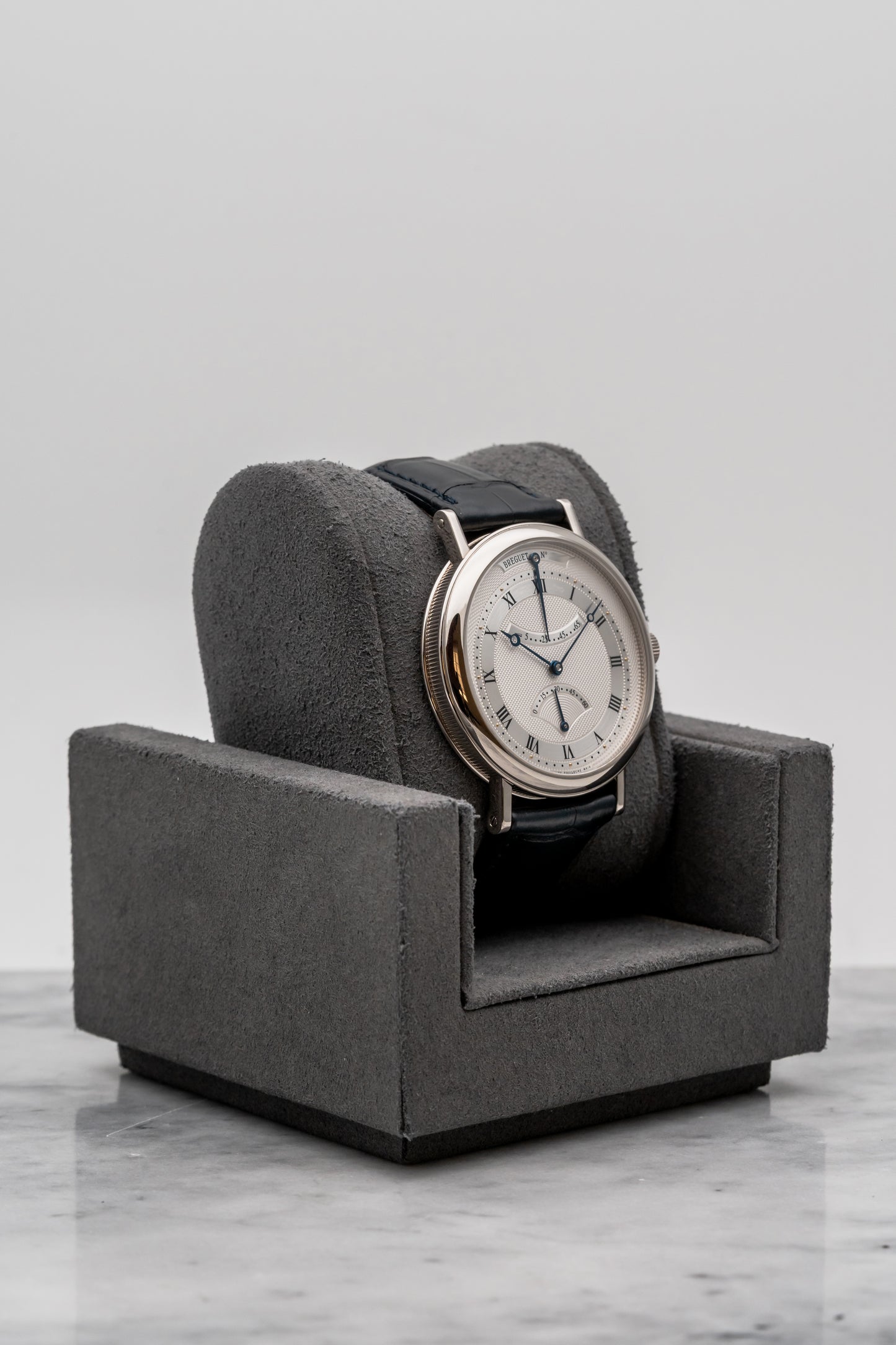 Breguet Classique Retrograde Seconds 5207BB/12/9V6 White Dial