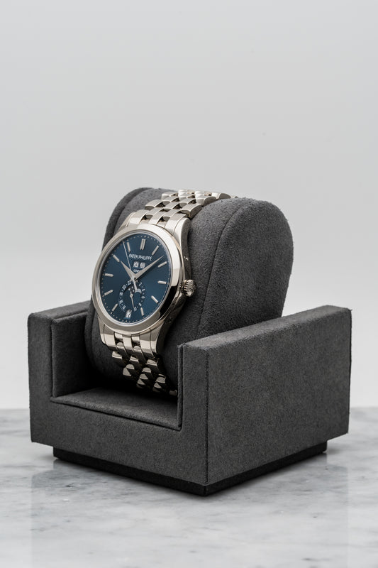 Patek Philippe Annual Calendar 5396/1G-001 – 18K White Gold, Blue Dial