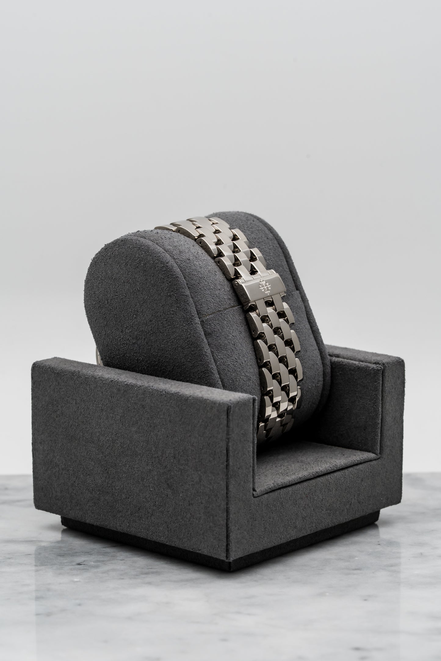 Patek Philippe Annual Calendar 5396/1G-001 – 18K White Gold, Blue Dial