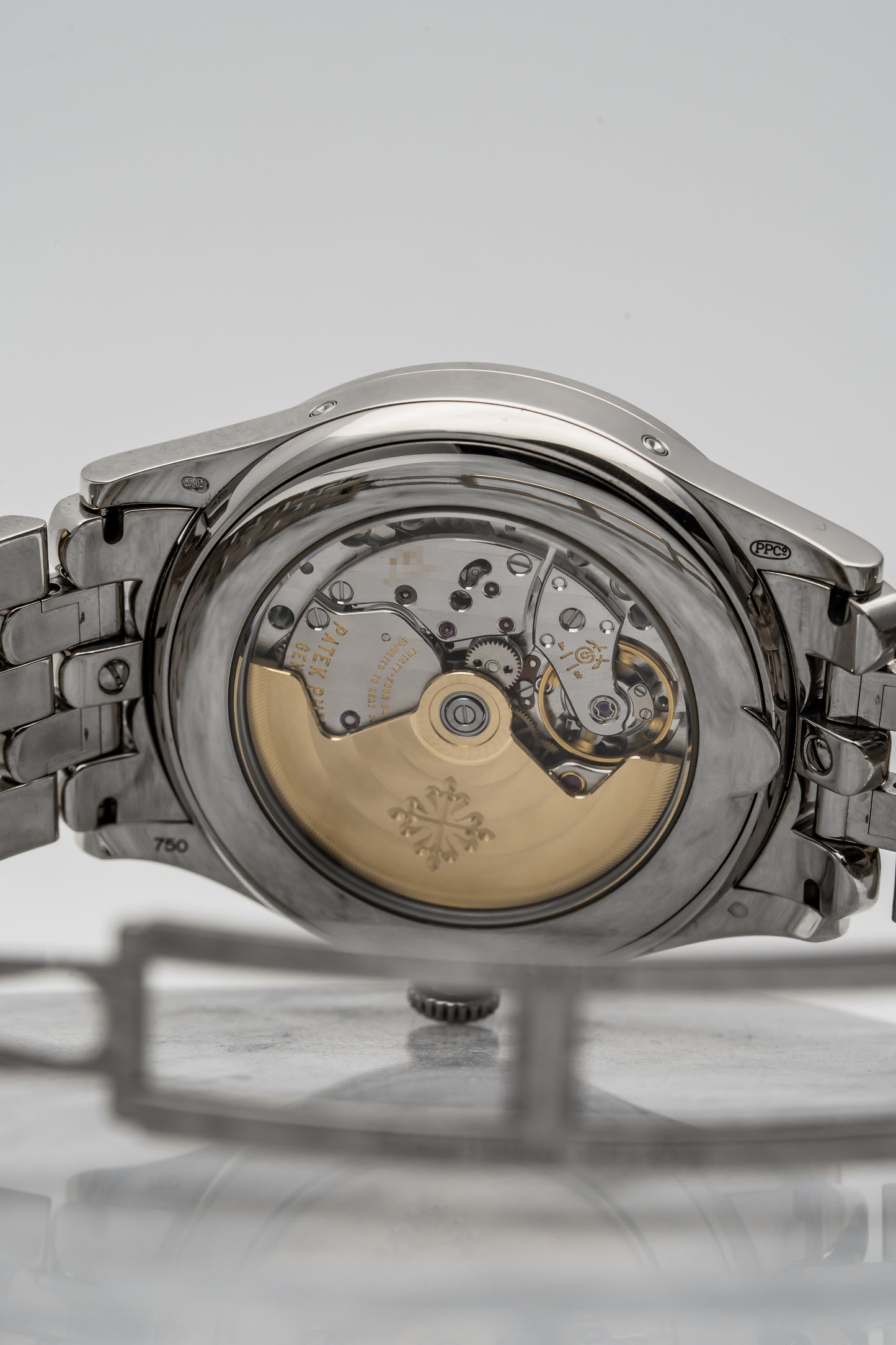 Patek Philippe Annual Calendar 5396/1G-001 – 18K White Gold, Blue Dial