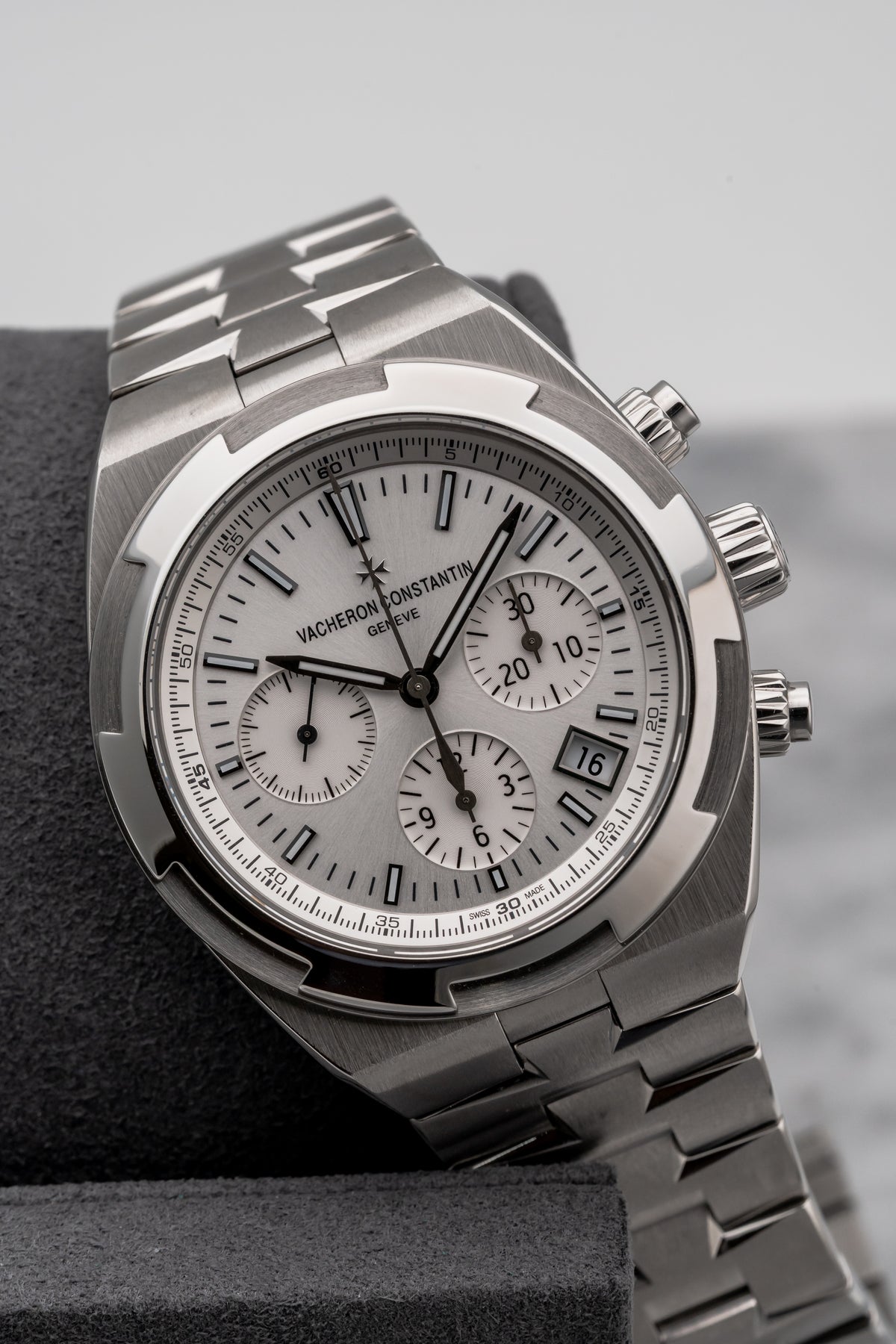Vacheron Constantin Overseas Chronograph 5500V Silver Dial