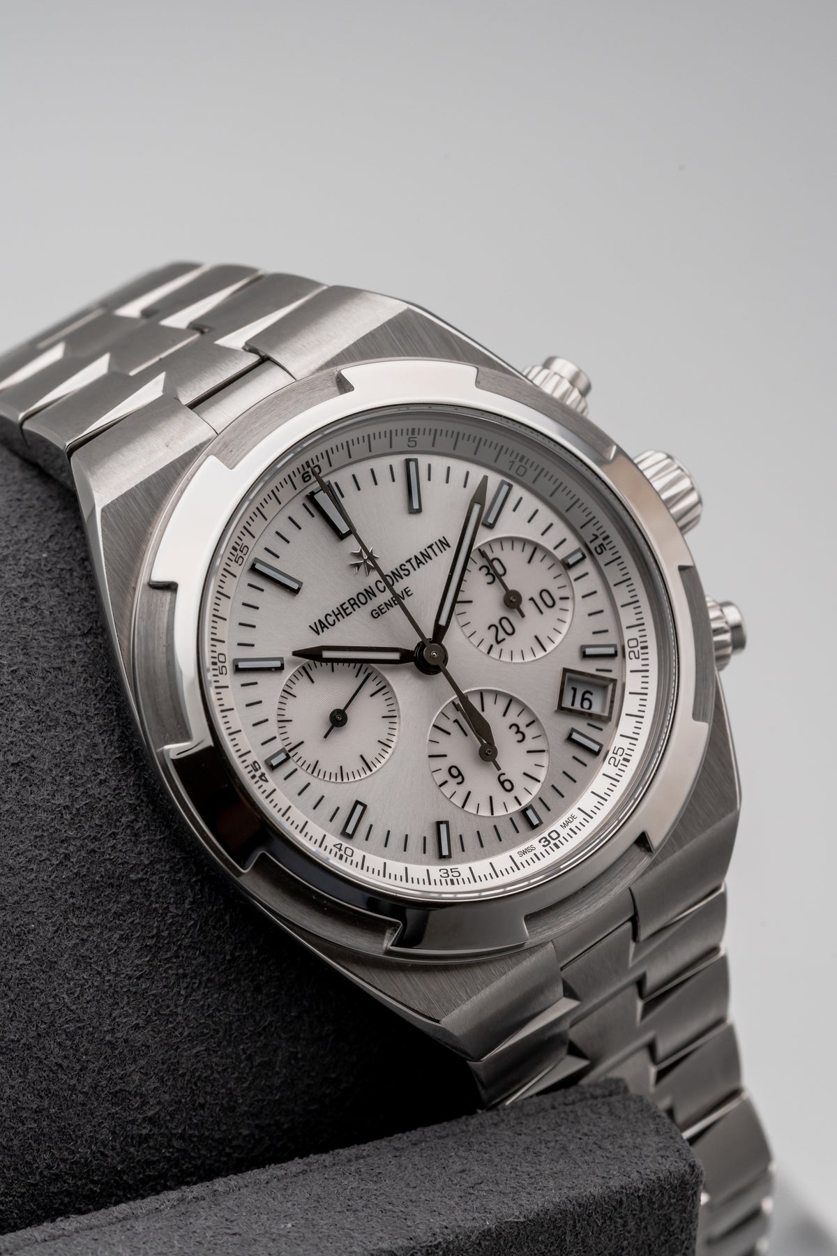 Vacheron Constantin Overseas Chronograph 5500V Silver Dial