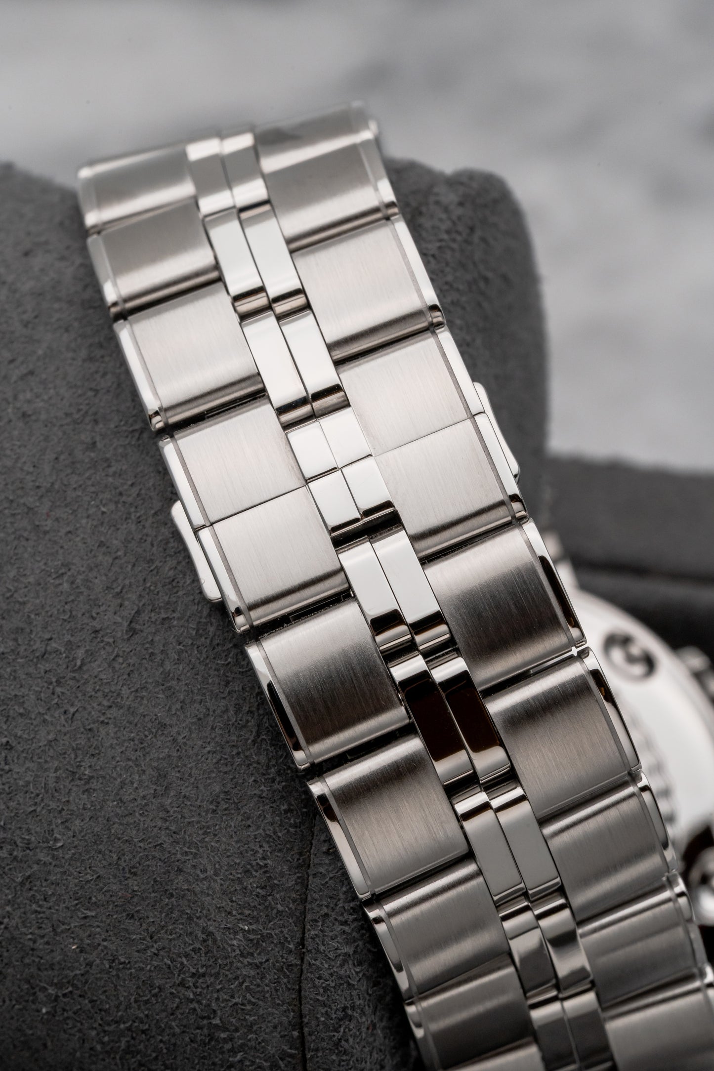 Breguet Marine Bracelet 581ST/12/SV0 Silver Guilloché Dial, Stainless Steel