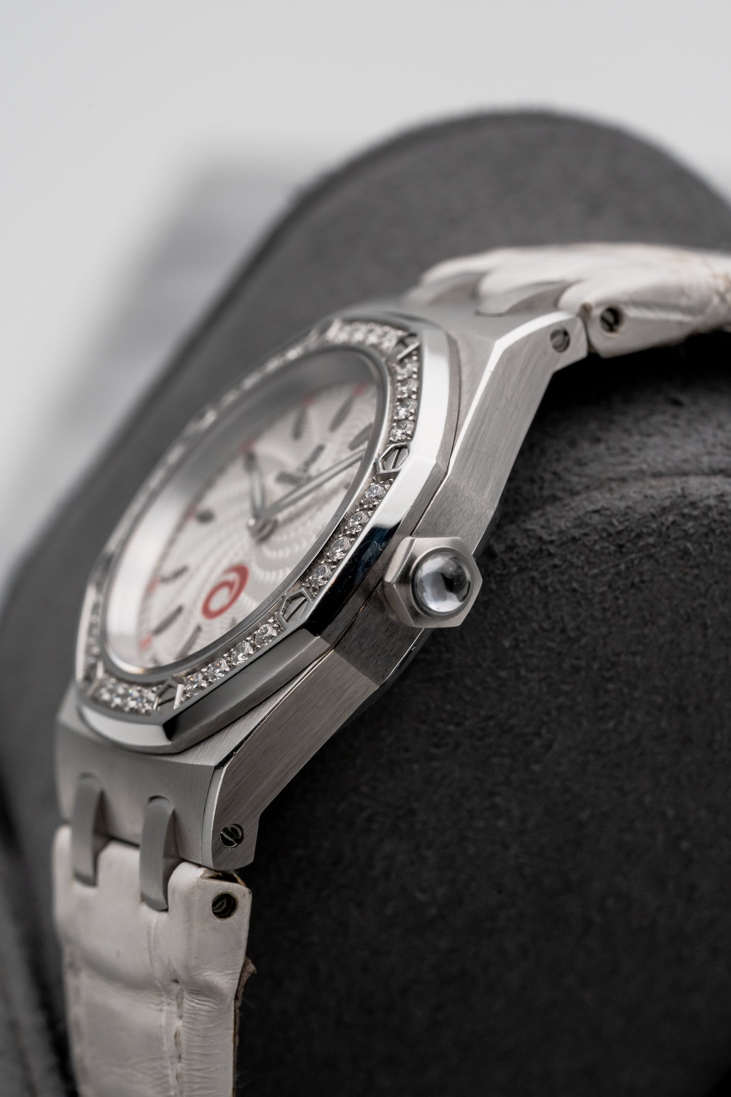 Audemars Piguet Royal Oak Alinghi 67611ST Silver Dial