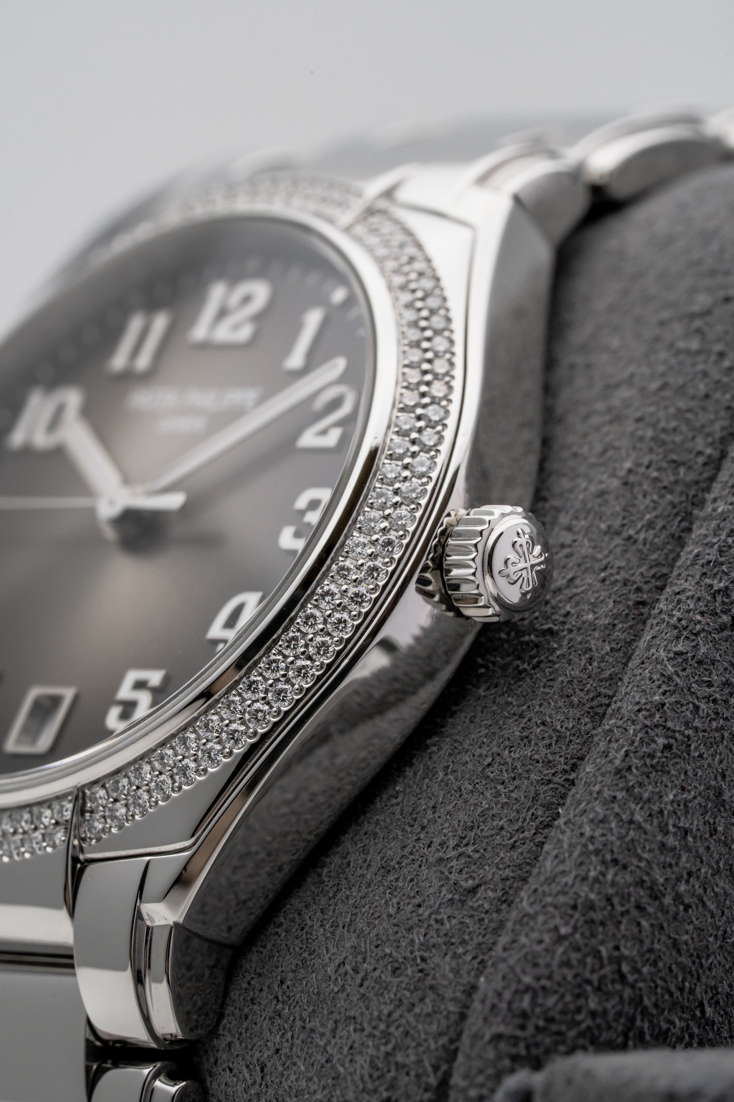 Patek Philippe Twenty-4 Automatic 7300/1200A, Grey Dial