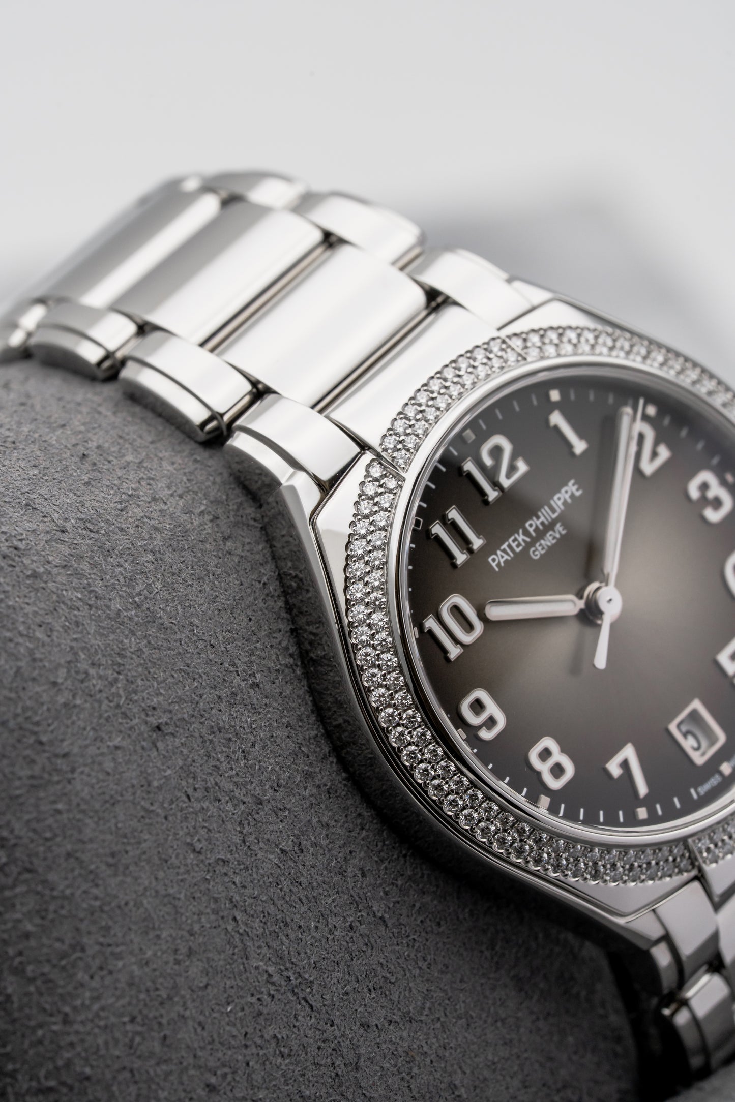 Patek Philippe Twenty-4 Automatic 7300/1200A, Grey Dial