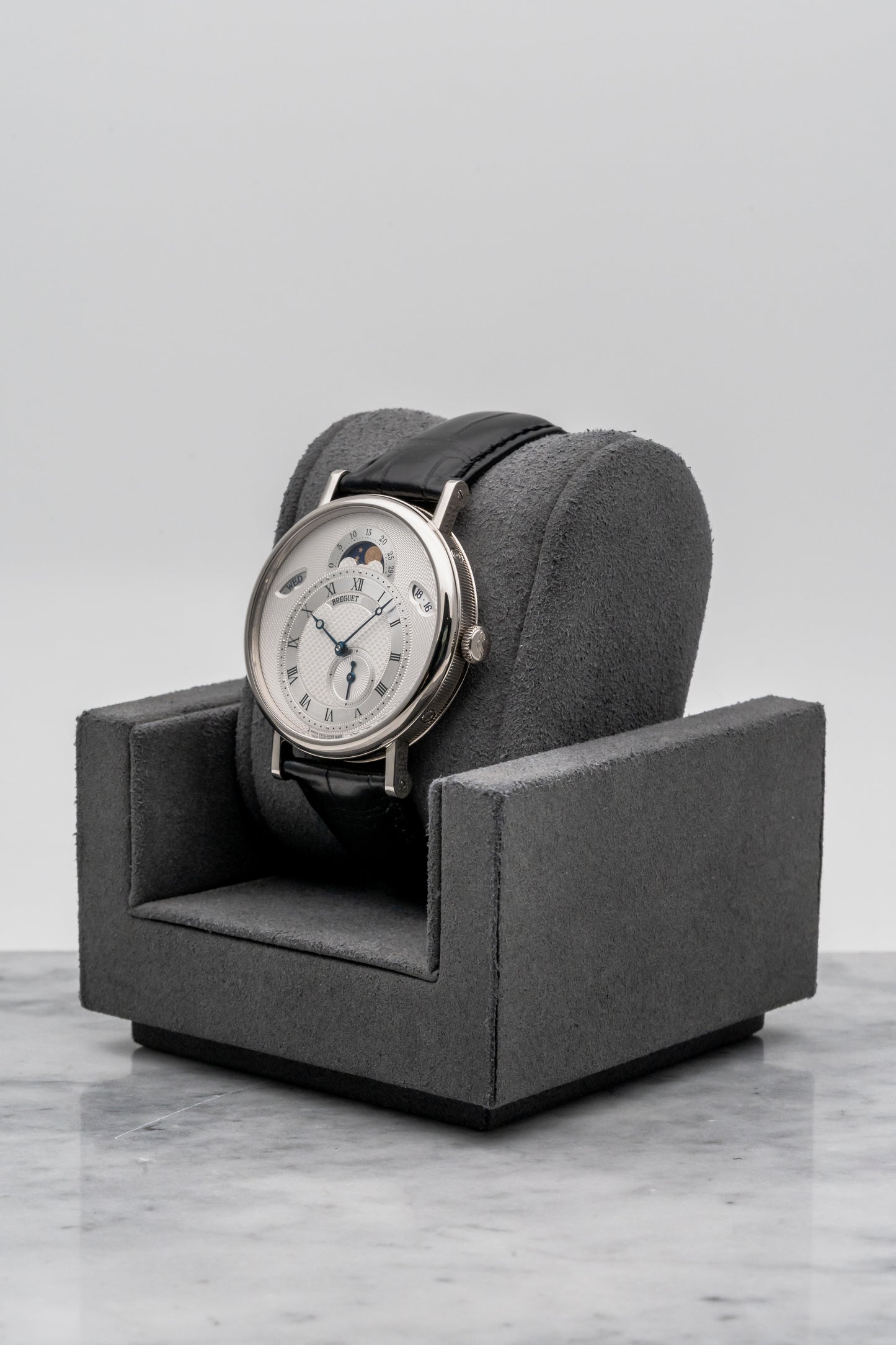 Breguet Classique Calendrier 7337BB/1E/9V6