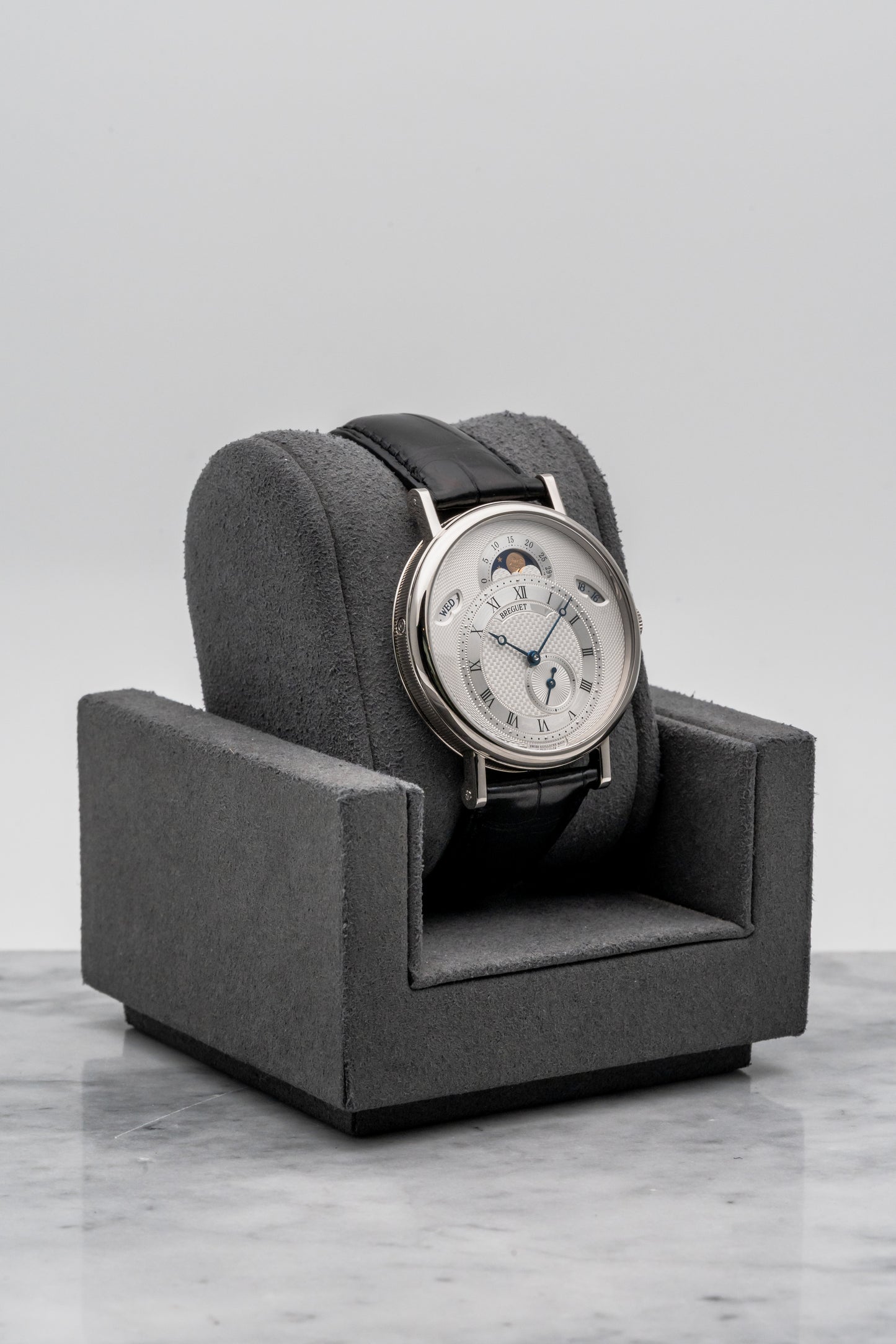 Breguet Classique Calendrier 7337BB/1E/9V6