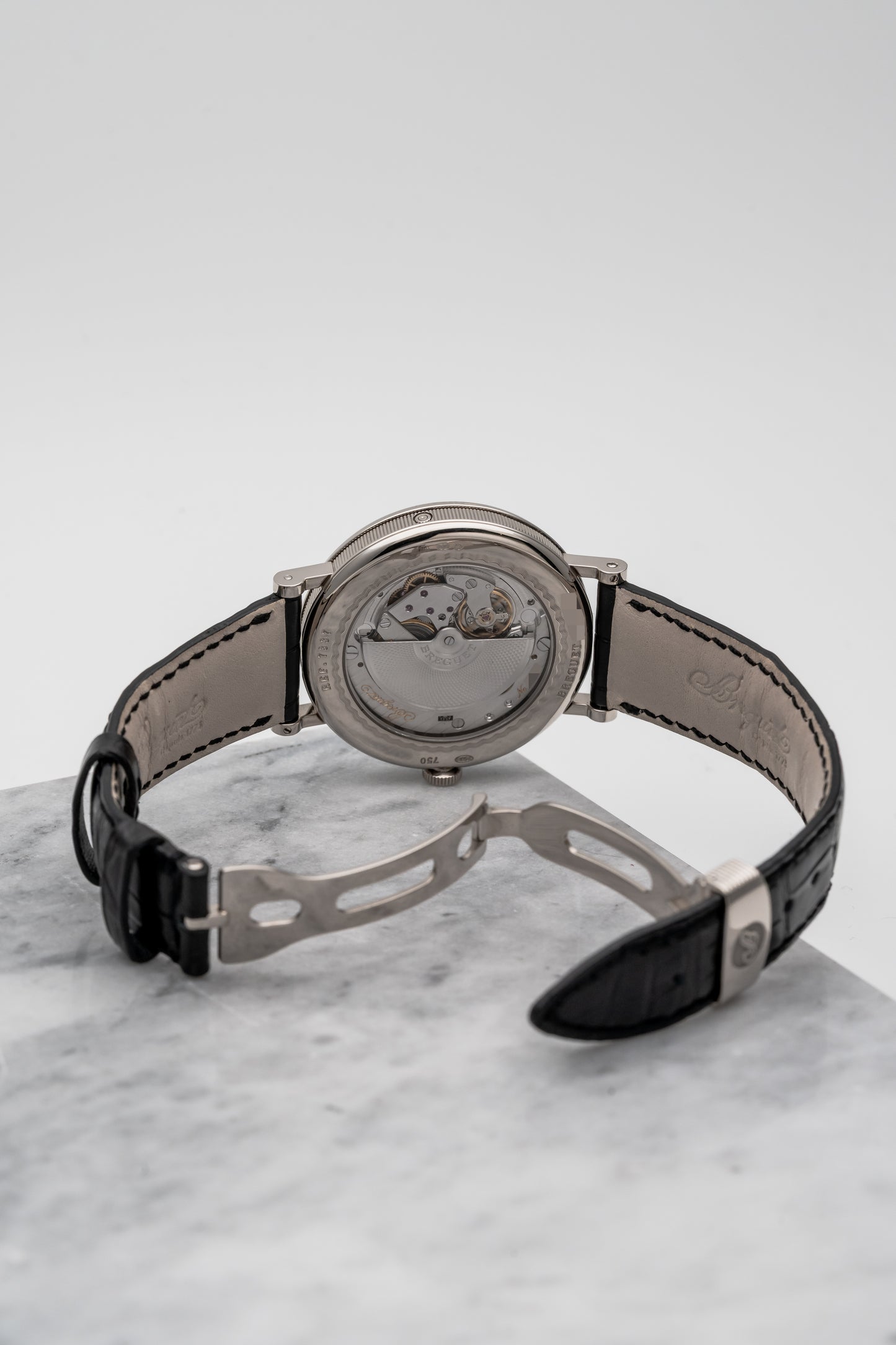 Breguet Classique Calendrier 7337BB/1E/9V6