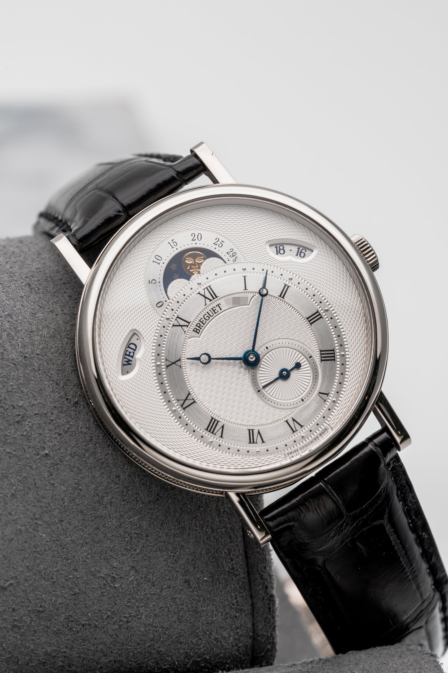 Breguet Classique Calendrier 7337BB/1E/9V6