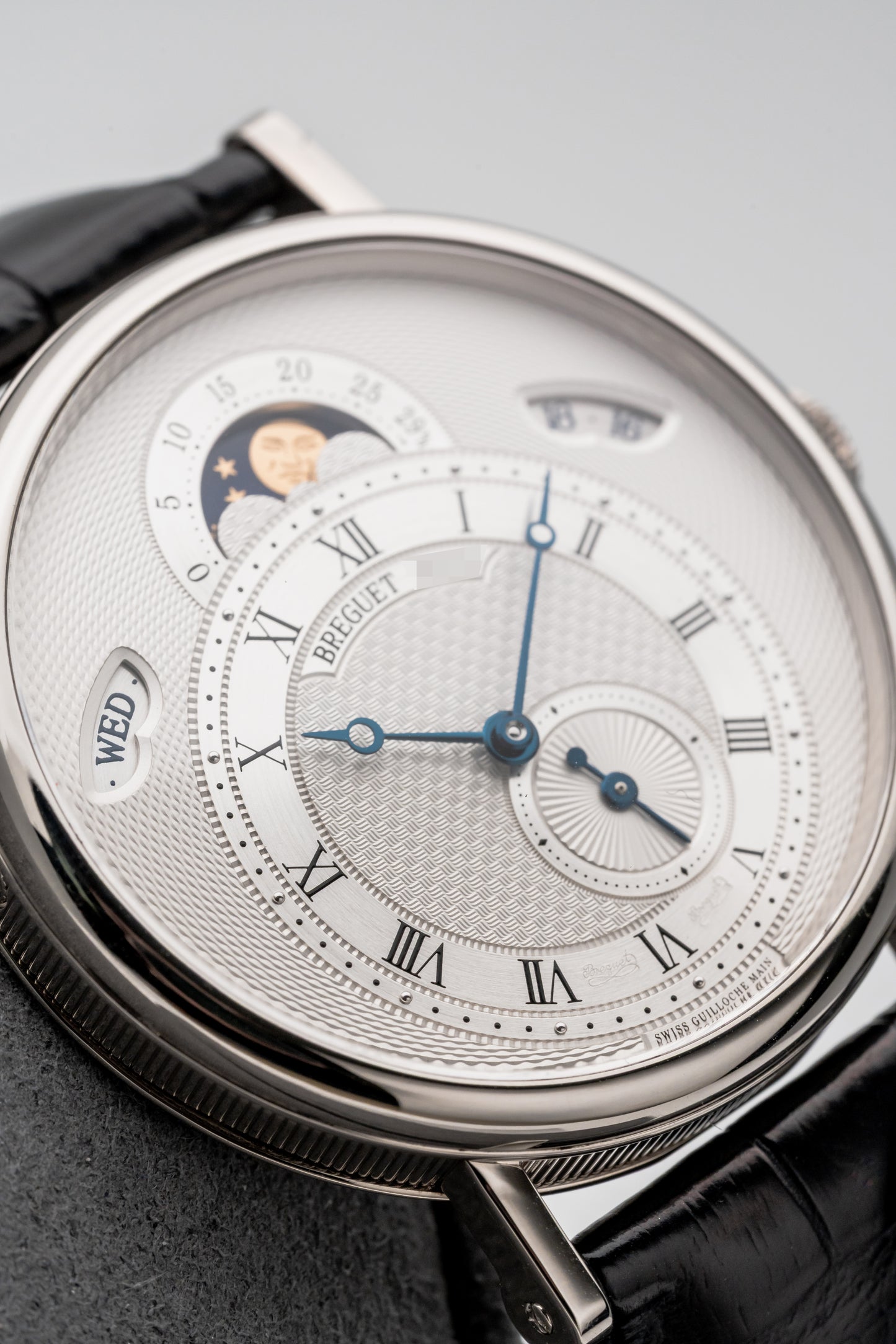 Breguet Classique Calendrier 7337BB/1E/9V6