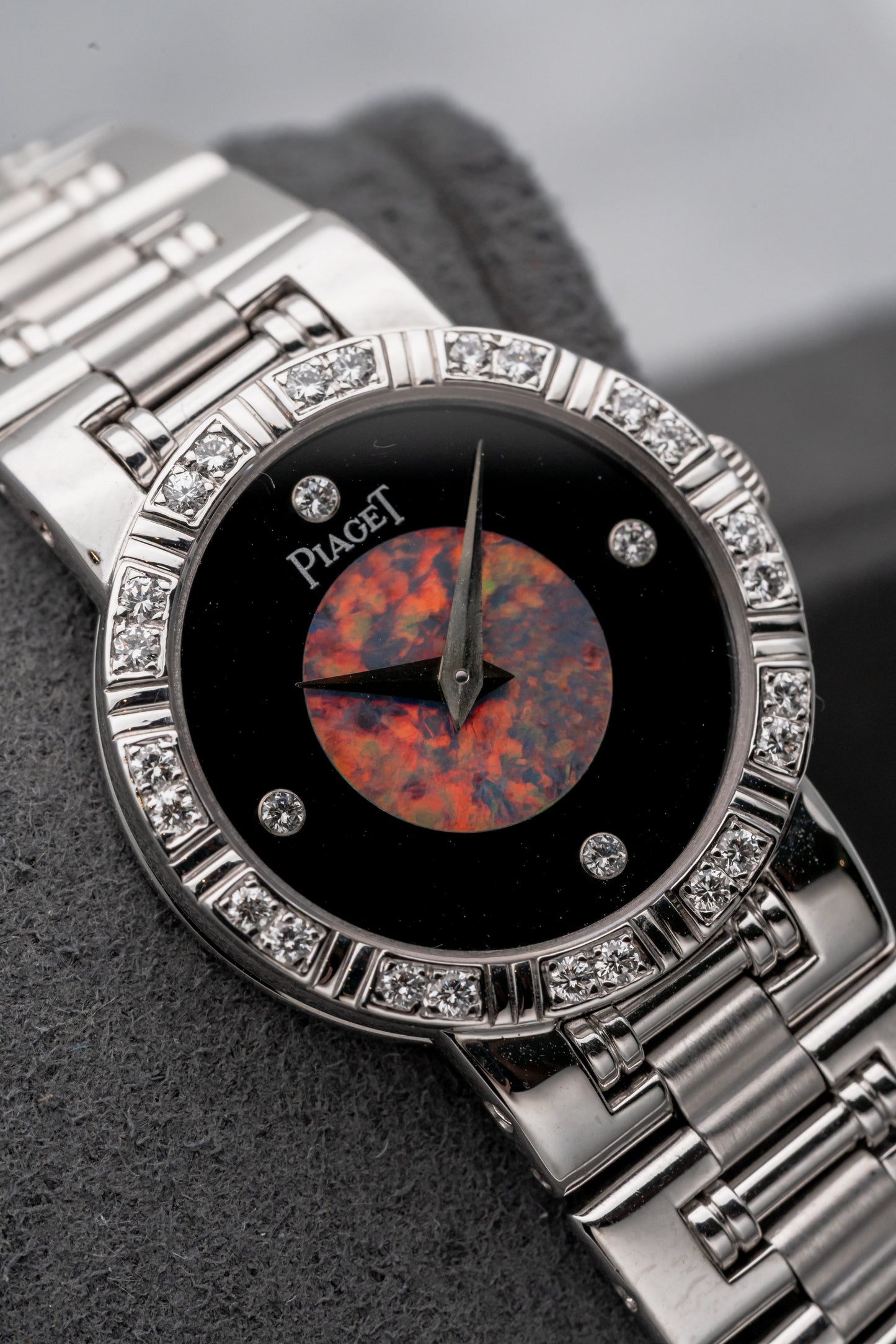 Piaget Dancer 80564 White Gold Opal Onyx Dial with Diamonds