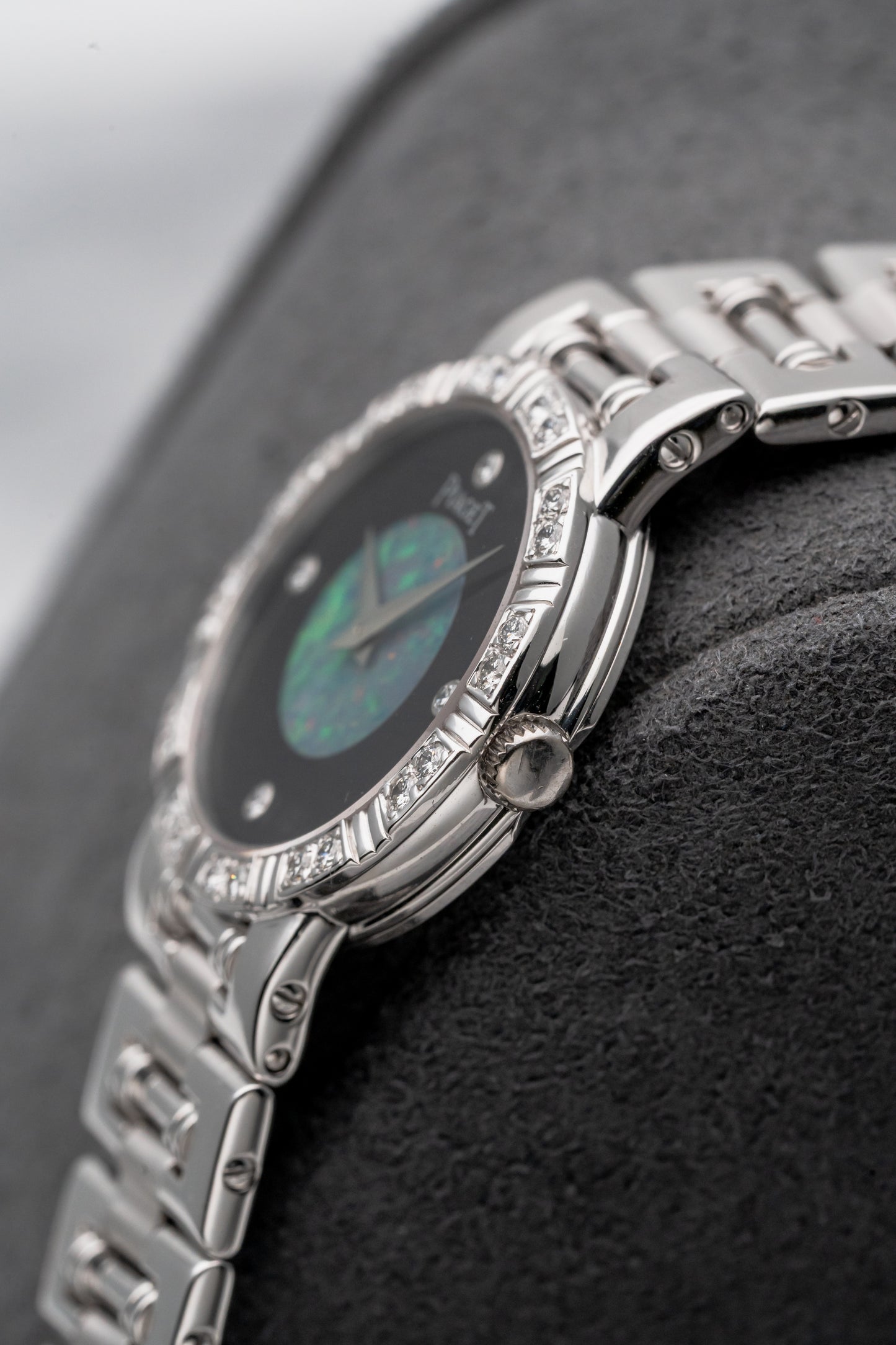 Piaget Dancer 80564 White Gold Opal Onyx Dial with Diamonds