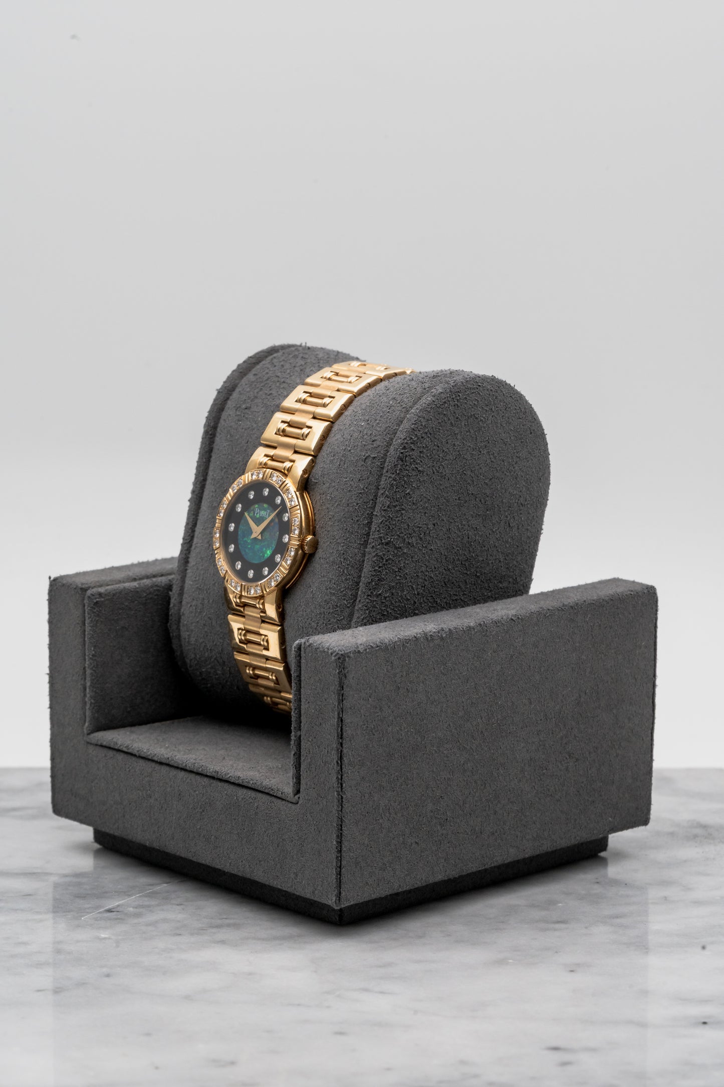Piaget Dancer 80564 K81 Yellow Gold Opal Onyx Dial with Diamonds