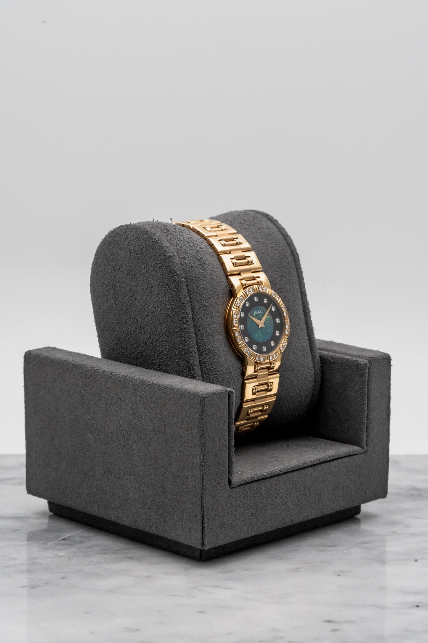 Piaget Dancer 80564 K81 Yellow Gold Opal Onyx Dial with Diamonds