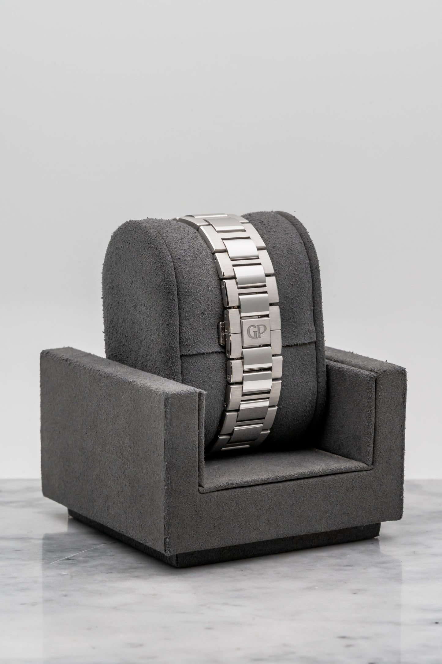 Girard-Perregaux Laureato Skeleton 81015-11-001-11A