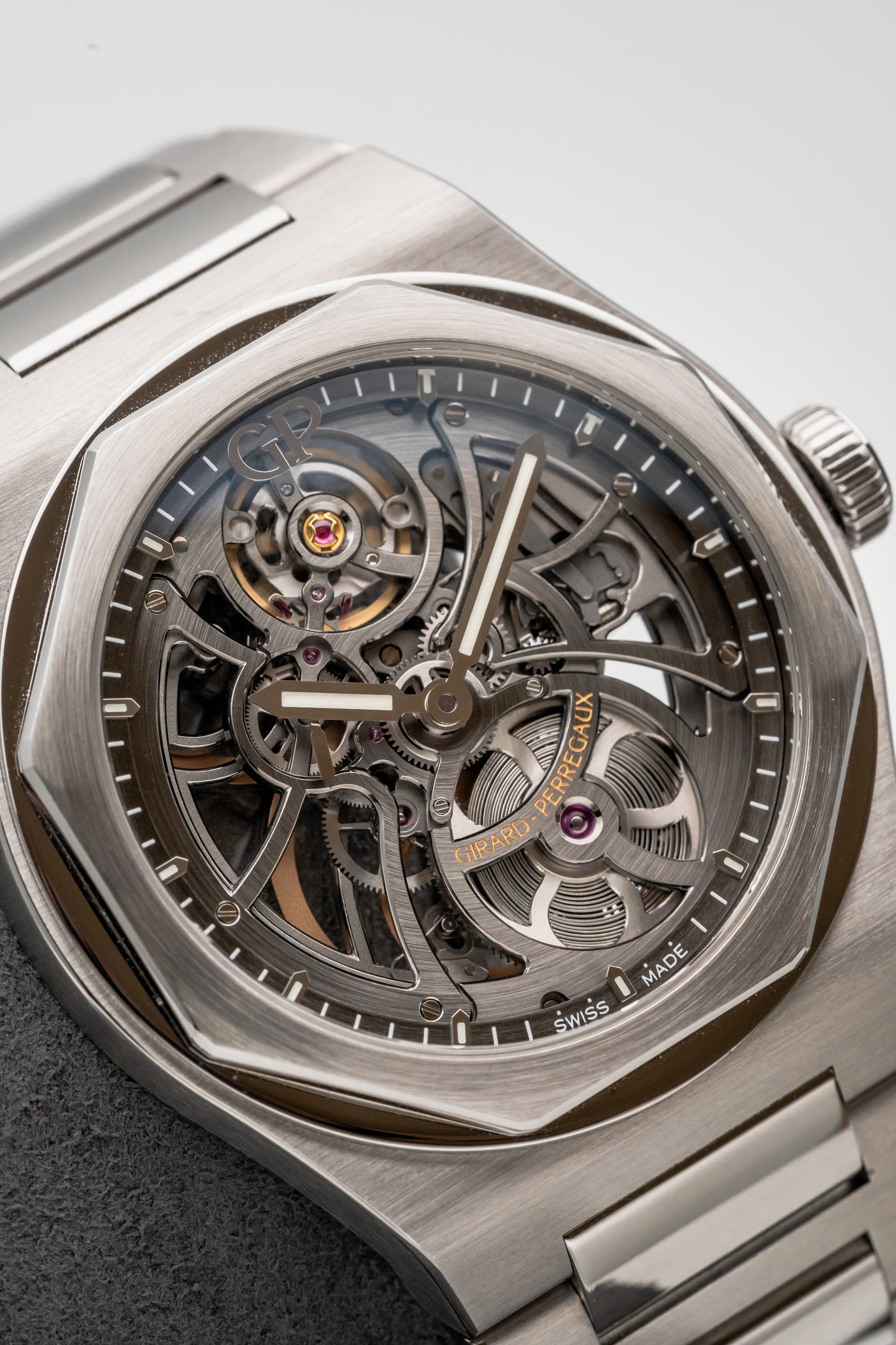 Girard-Perregaux Laureato Skeleton 81015-11-001-11A