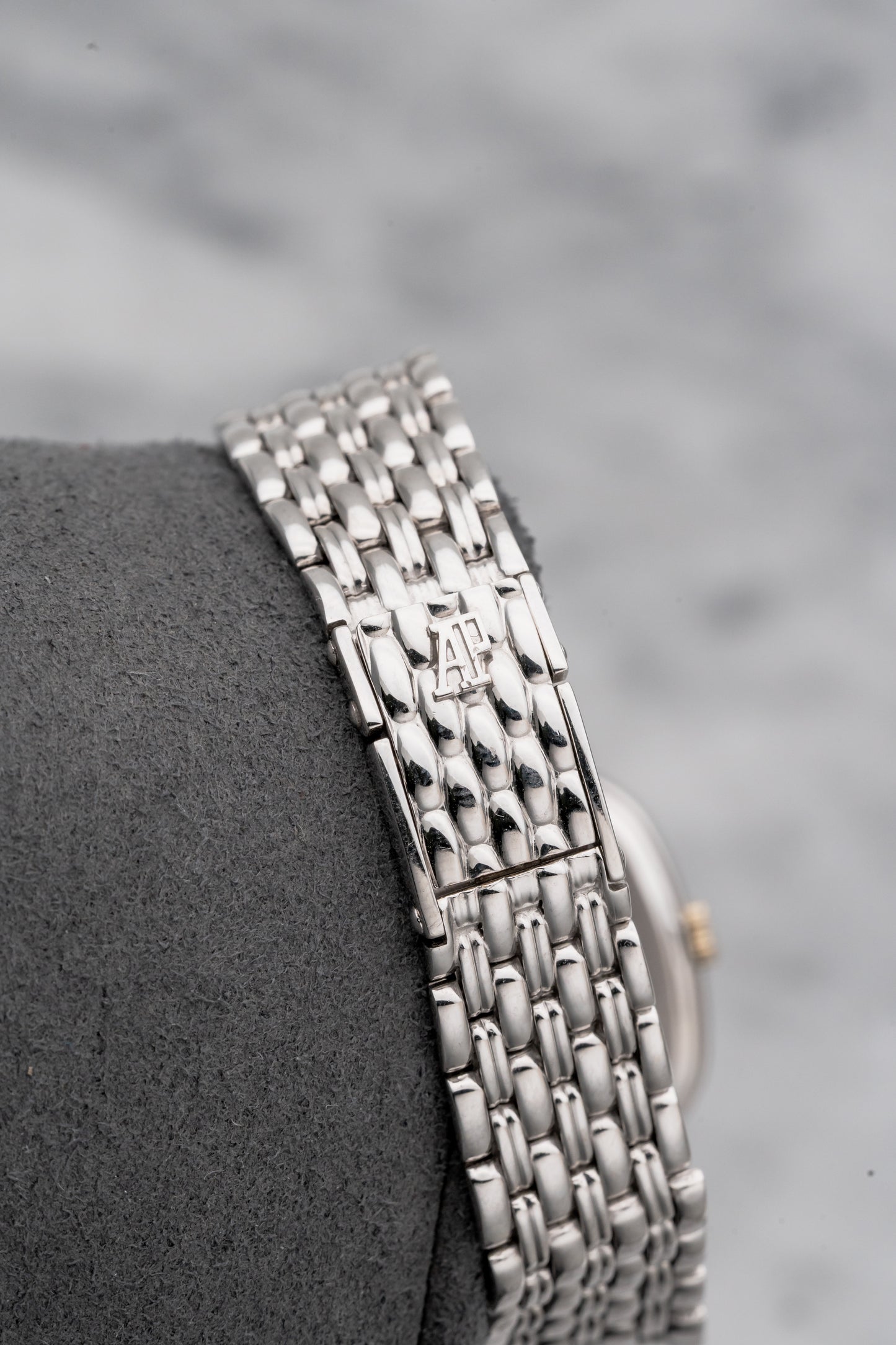 Audemars Piguet Ladies Cobra Black Dial Diamond Bezel White Gold Manual-Winding