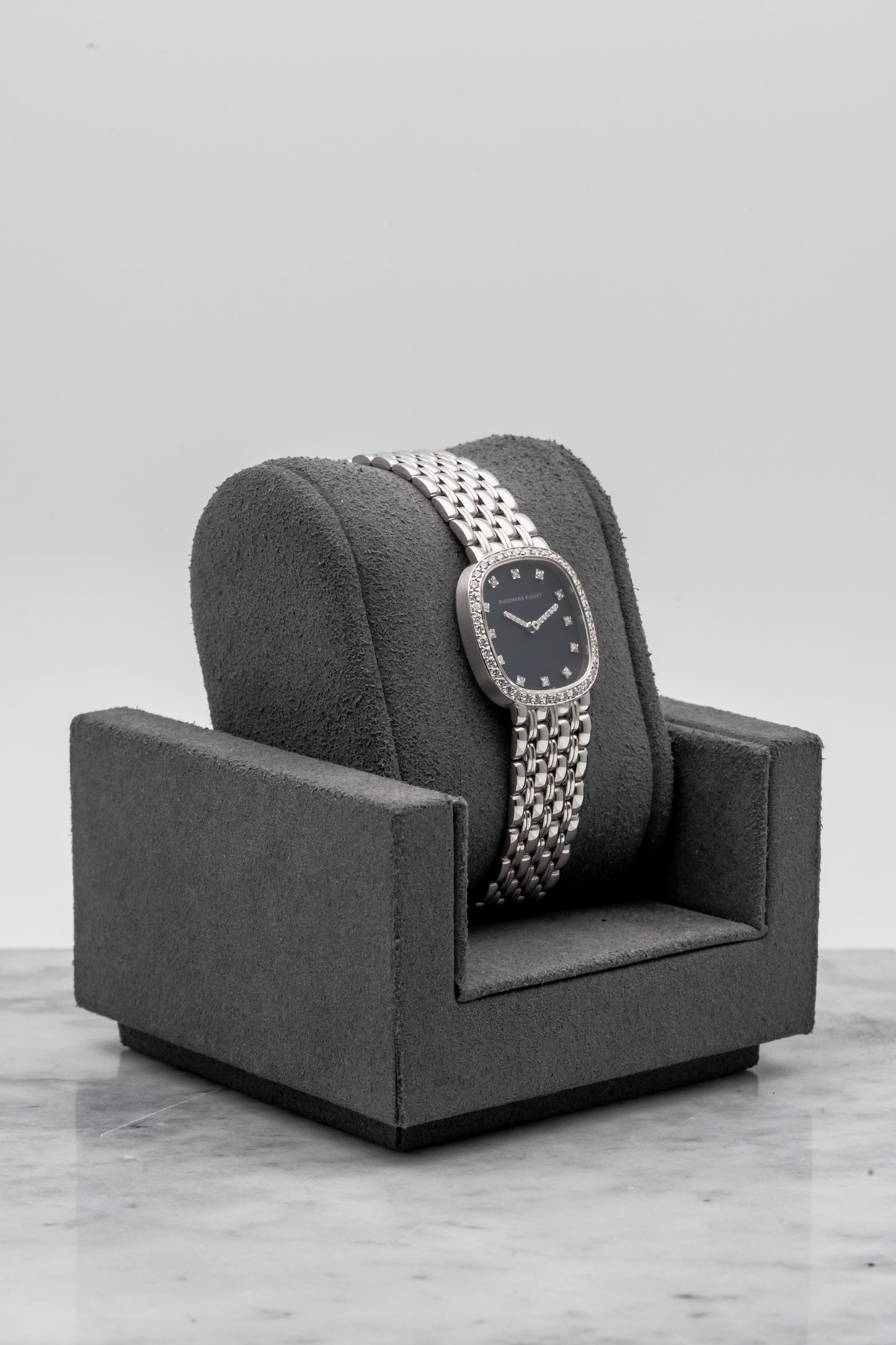 Audemars Piguet Ladies Cobra Black Dial Diamond Bezel White Gold Manual-Winding