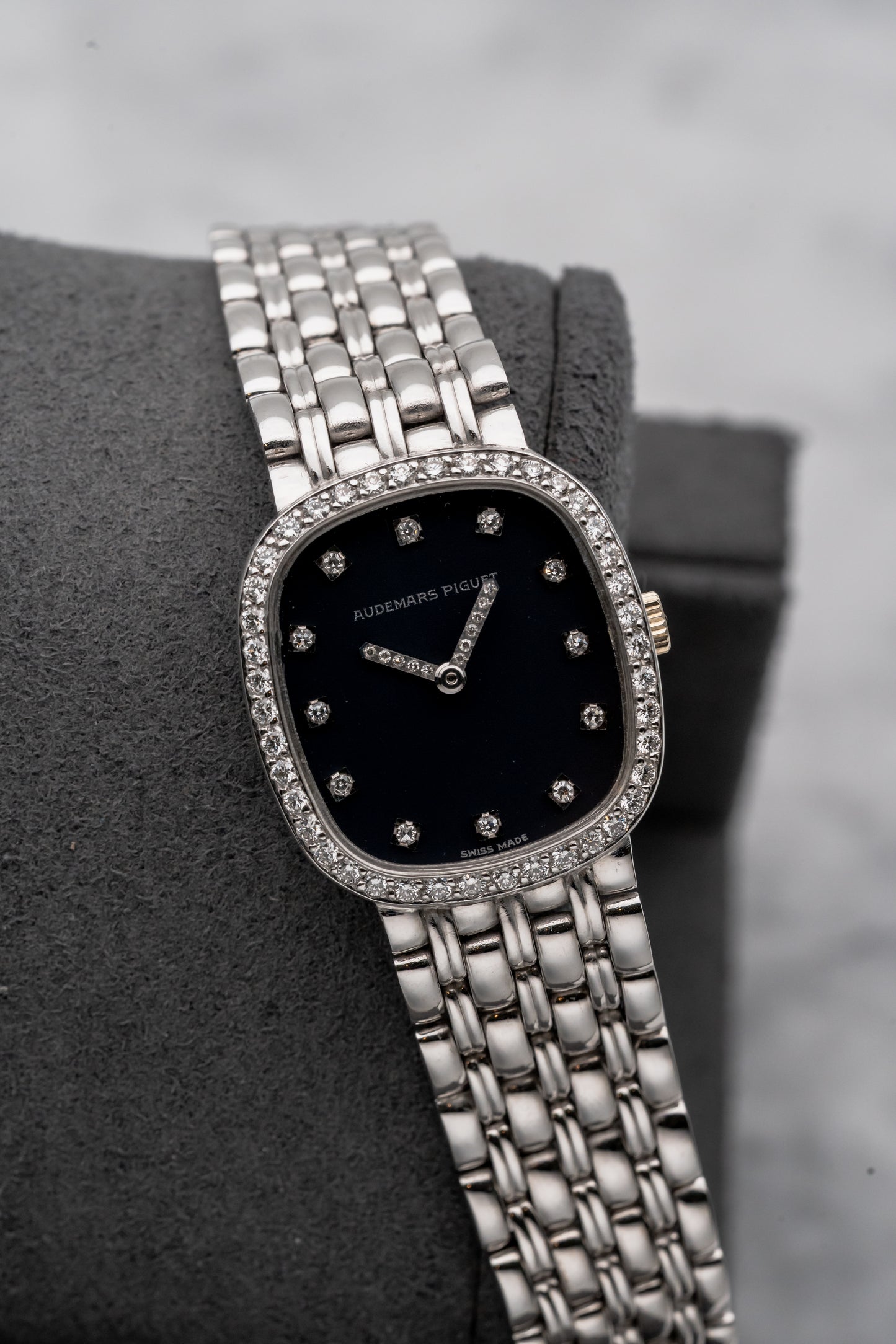 Audemars Piguet Ladies Cobra Black Dial Diamond Bezel White Gold Manual-Winding