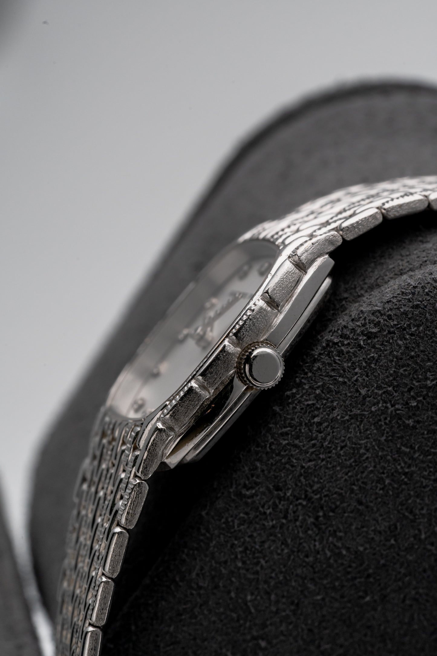 Audemars Piguet Ladies Cobra Diamond Index White Gold Manual-Winding