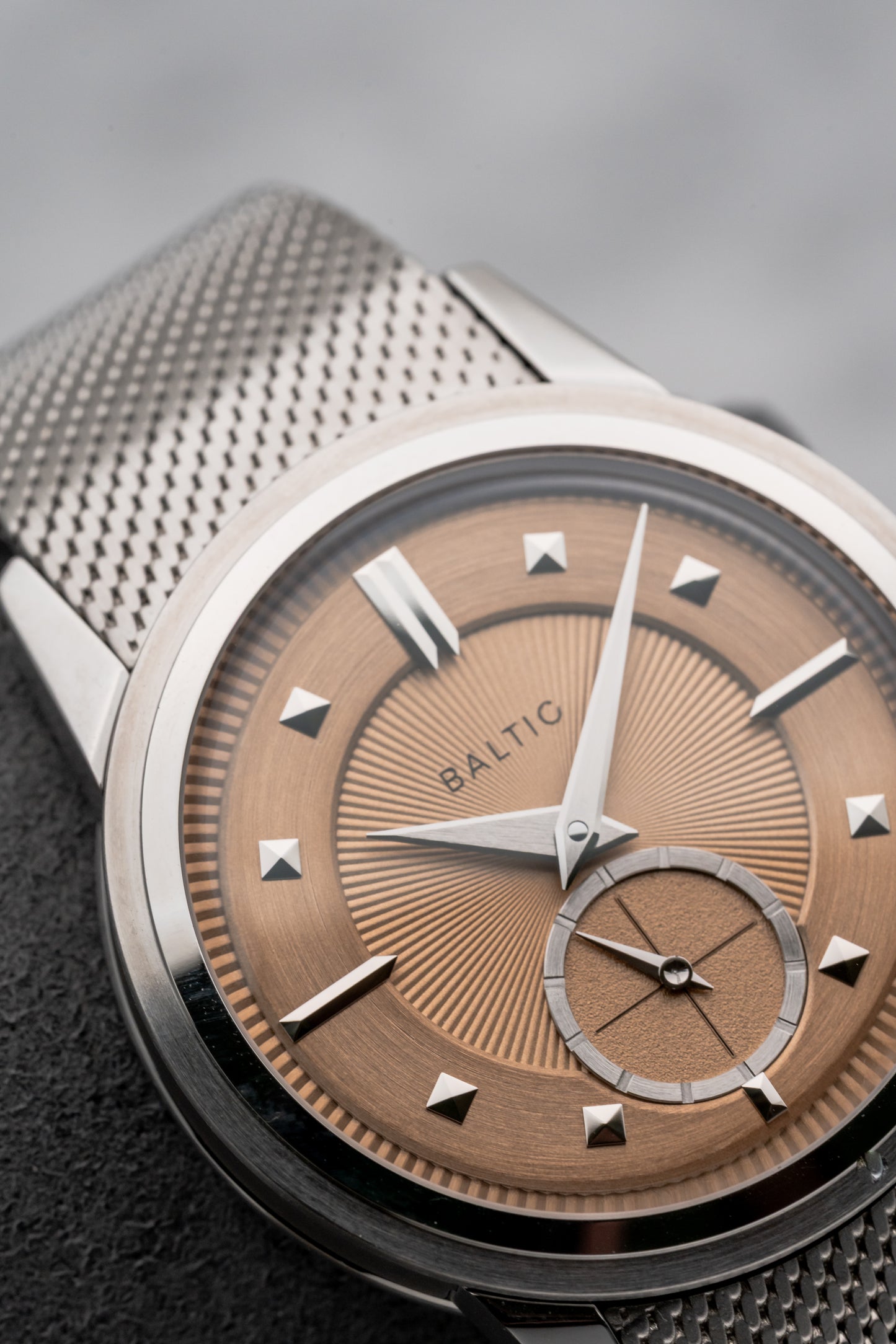Baltic Prismic Salmon Dial