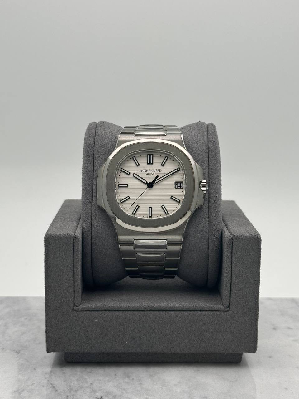 Patek Philippe Nautilus 5711/1A Piano Dial