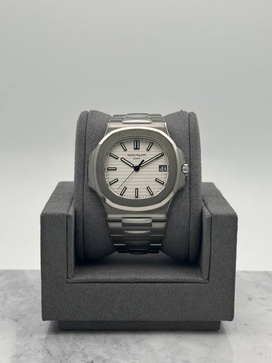 Patek Philippe Nautilus 5711/1A Piano Dial