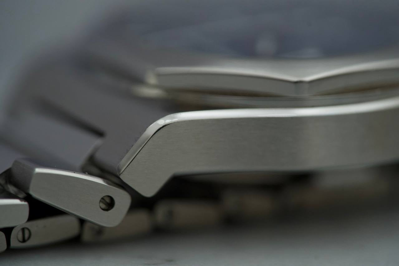 Girard Perregaux Laureato Chronograph 81020-11-431-11A
