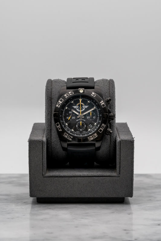 Breitling Chronomat 44 Blacksteel “Jet Team” MB01109L/BD48/153S