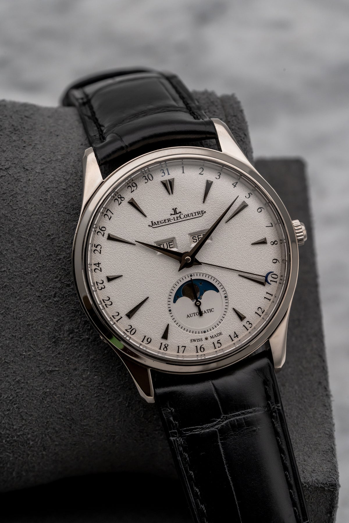 Jaeger-LeCoultre Master Ultra Thin Calendar Q1263520 Silver Grained Dial