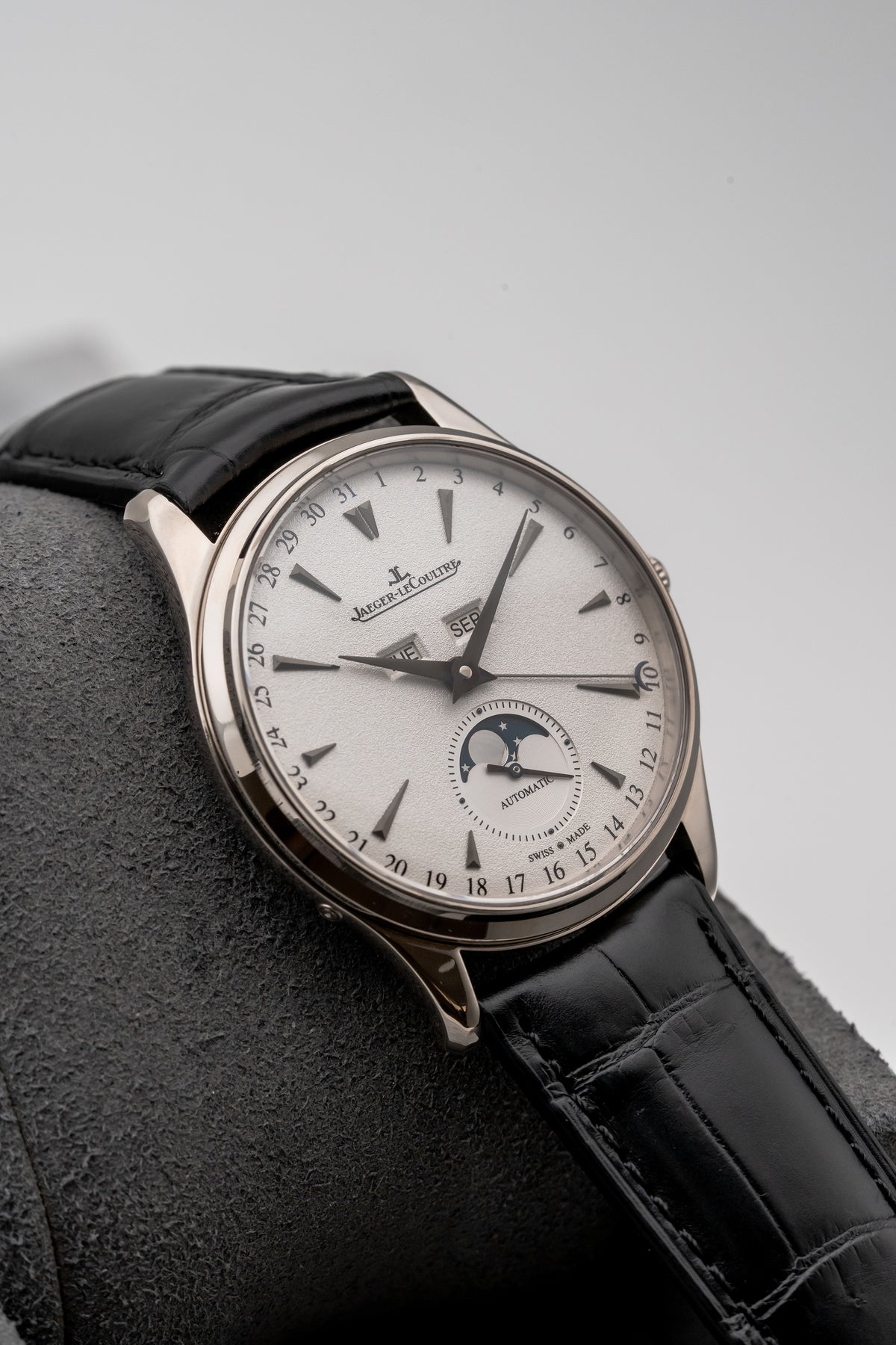 Jaeger-LeCoultre Master Ultra Thin Calendar Q1263520 Silver Grained Dial