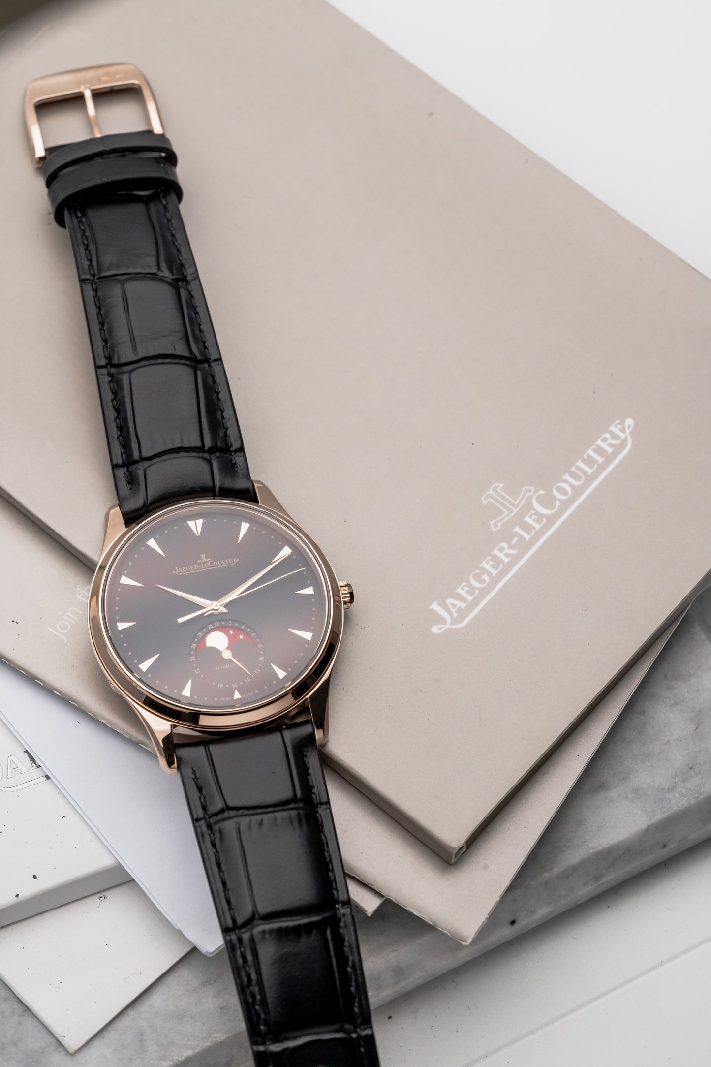 Jaeger-LeCoultre Master Ultra Thin Moon Q136256C Red Moon