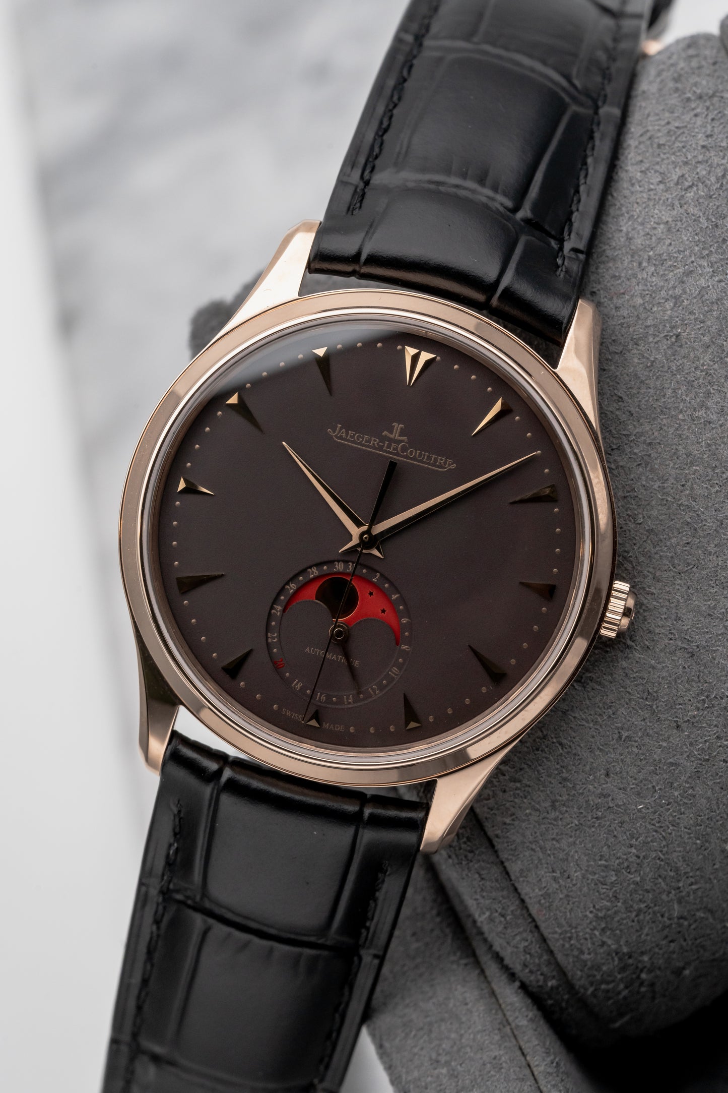 Jaeger-LeCoultre Master Ultra Thin Moon Q136256C Red Moon