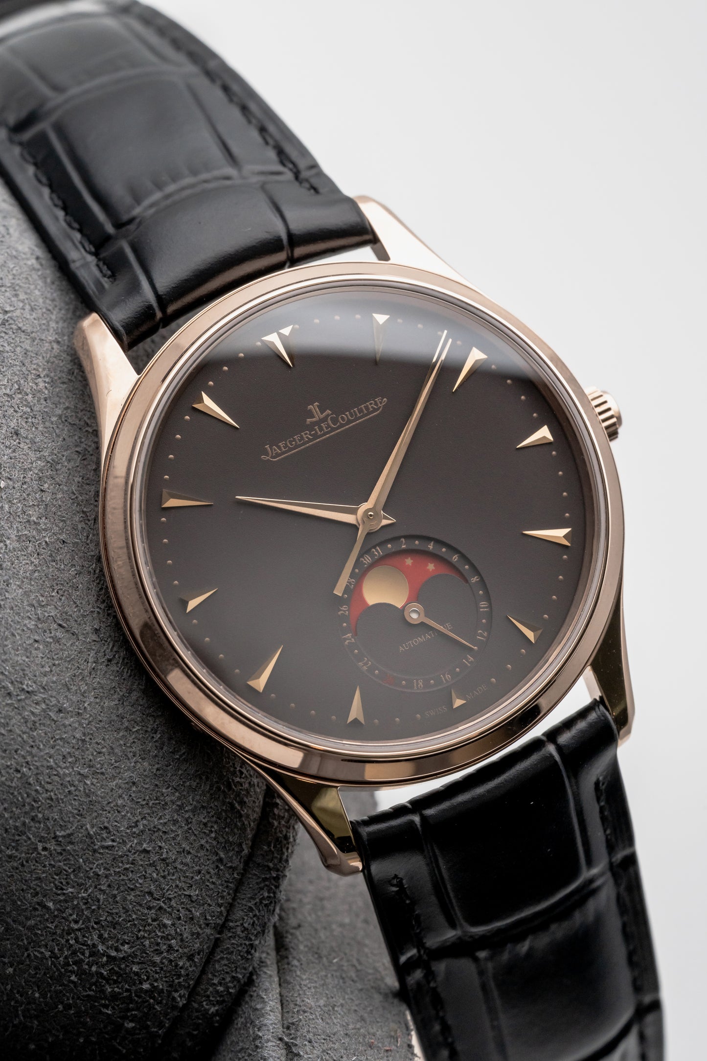 Jaeger-LeCoultre Master Ultra Thin Moon Q136256C Red Moon