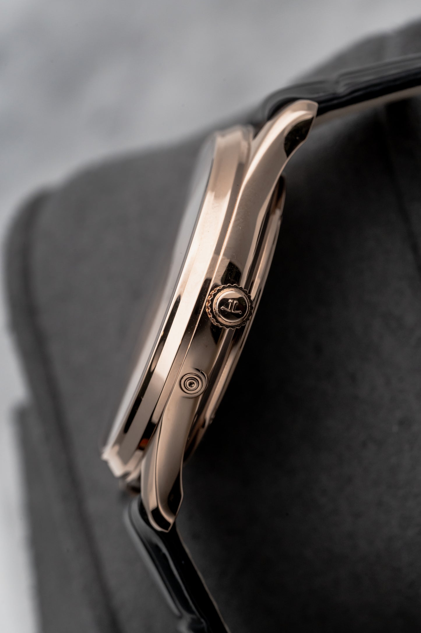 Jaeger-LeCoultre Master Ultra Thin Moon Q136256C Red Moon