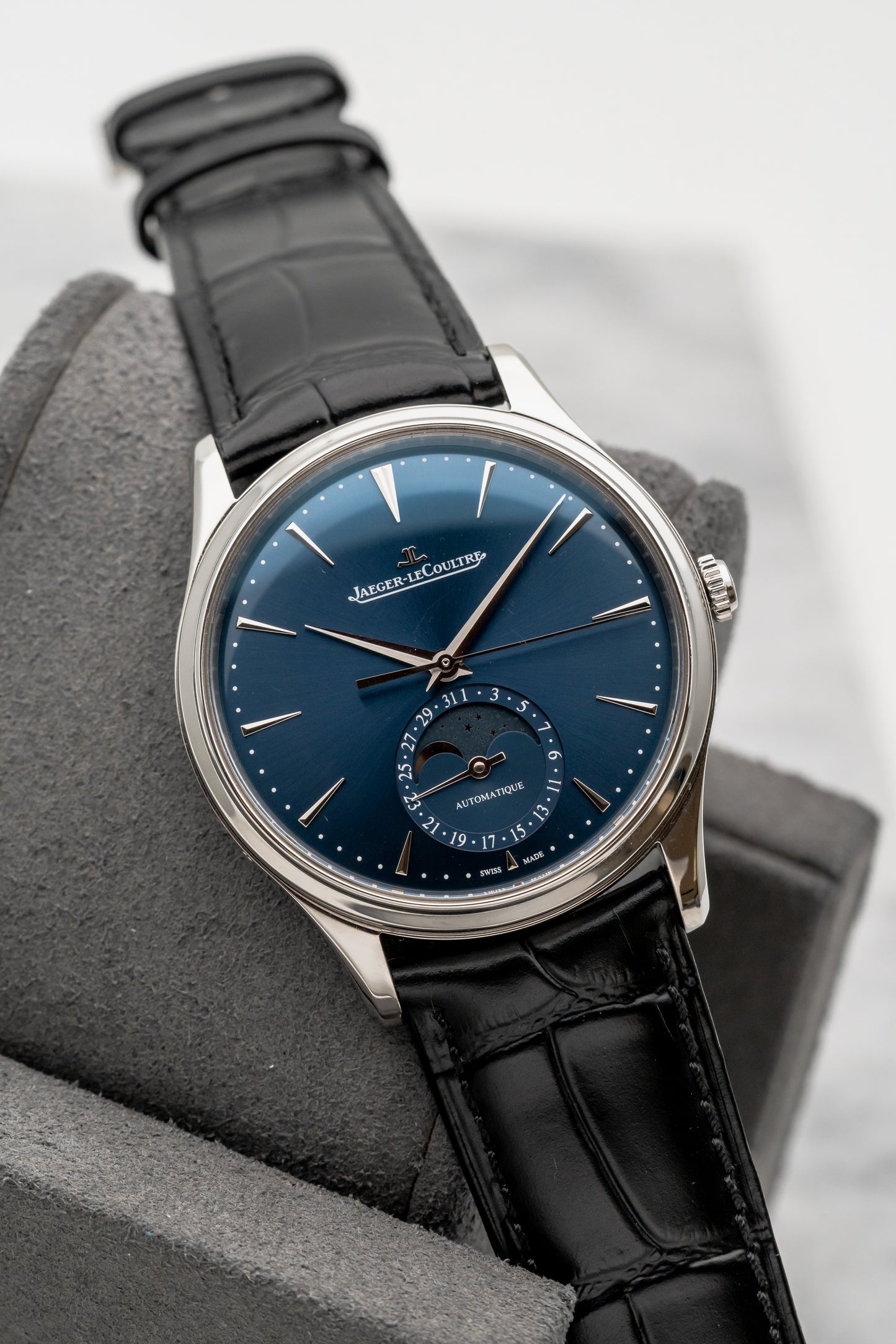 Jaeger-LeCoultre Master Ultra Thin Moon Q1368480 Blue Dial