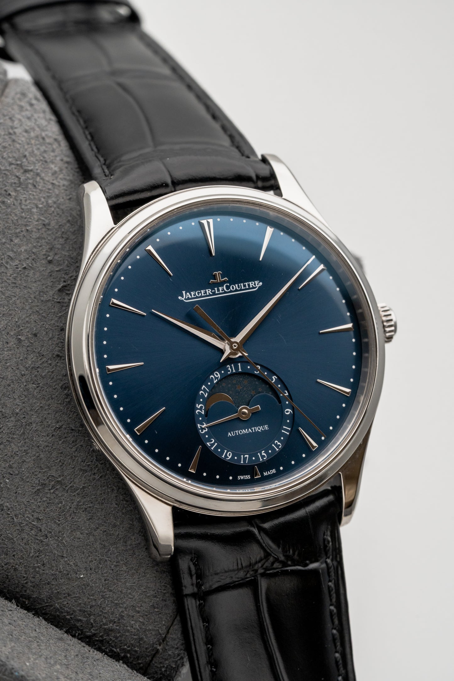 Jaeger-LeCoultre Master Ultra Thin Moon Q1368480 Blue Dial